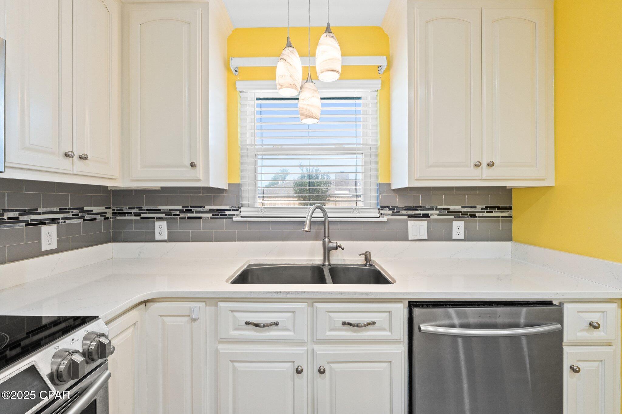 Djhrkf77b5ff_4zuhpjl2wkumecrdbm7k3aoumni8pq