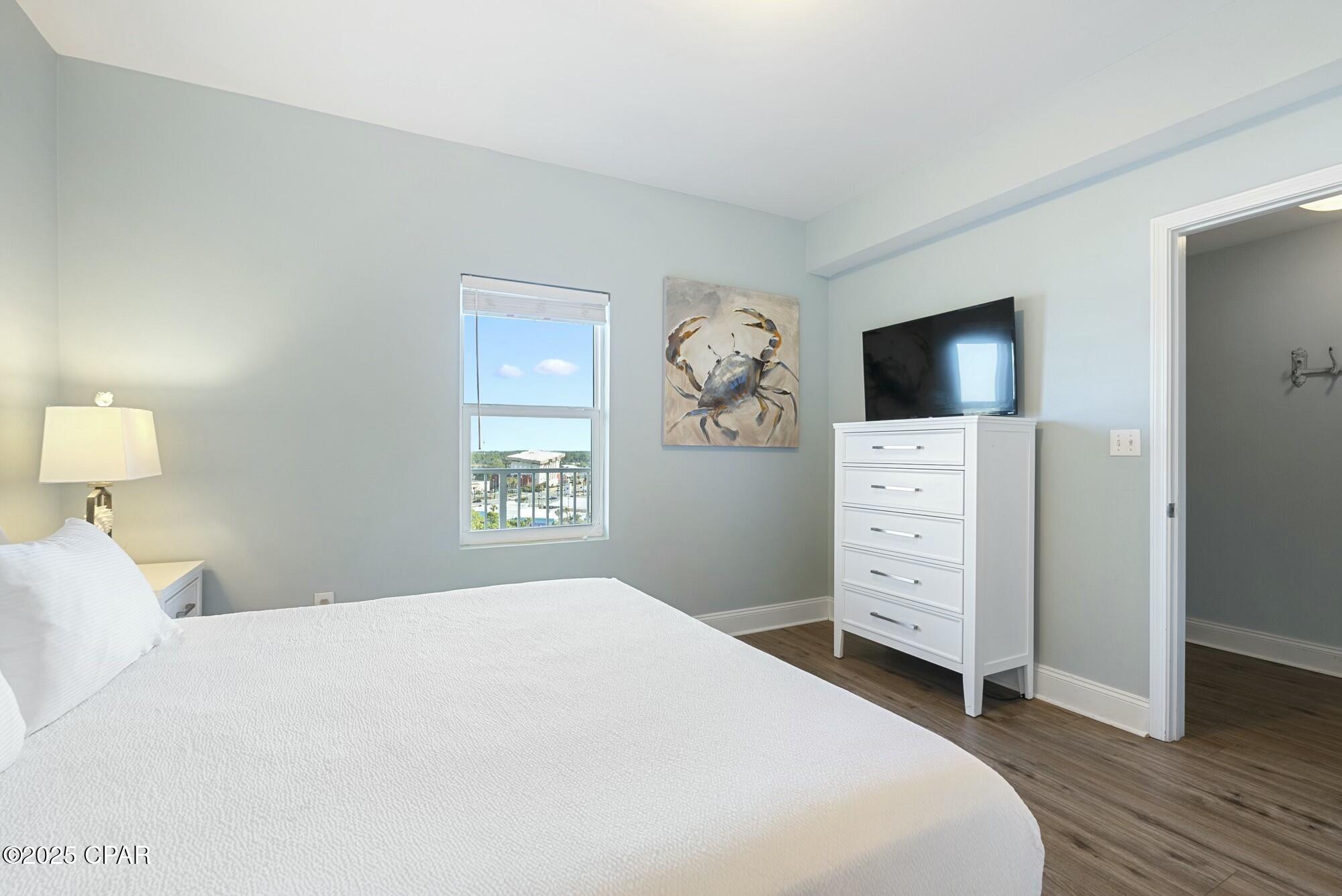 Image 13 For 9860 Thomas Drive 913