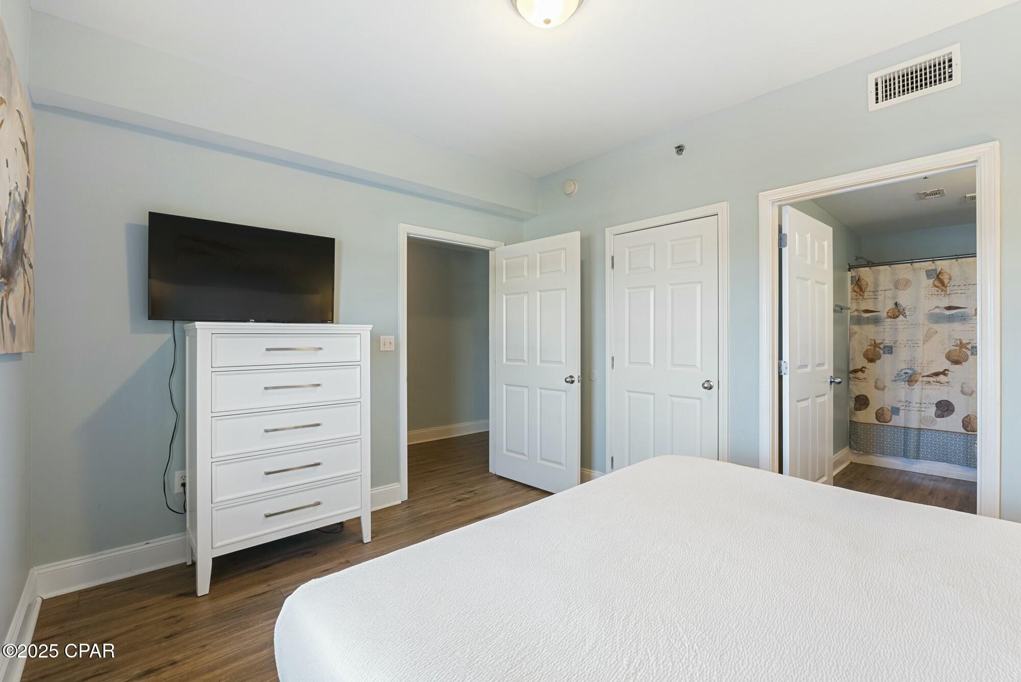 Image 15 For 9860 Thomas Drive 913