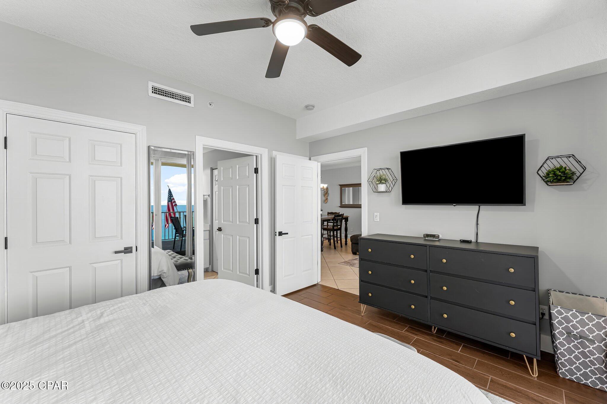 J8tupqj4s_djw5y1jhgzzeurppoucalomplfp5latmg