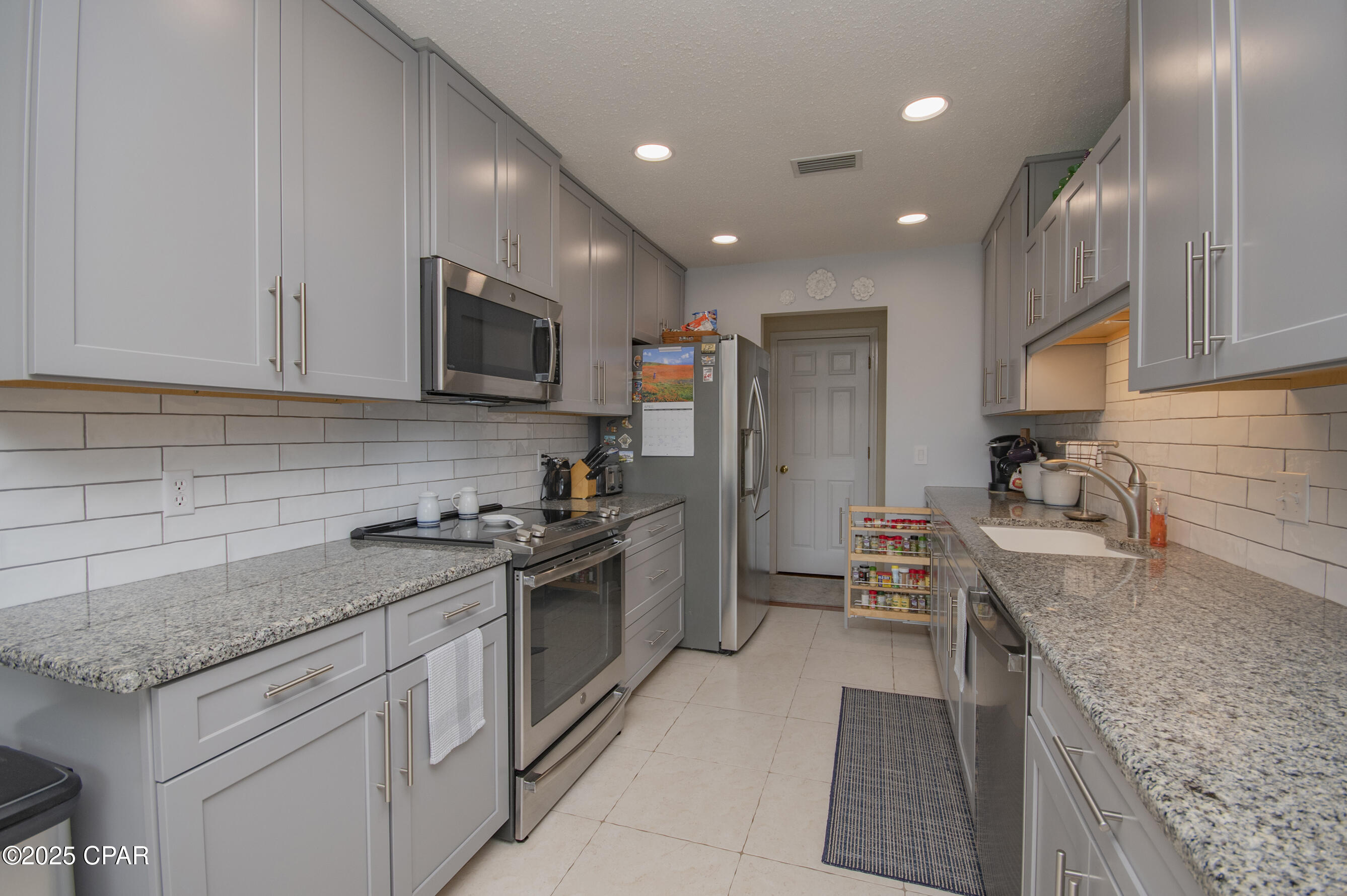 Zreunitde3rslrjvwexom8qddnavq1yq4skjgdkcq9a