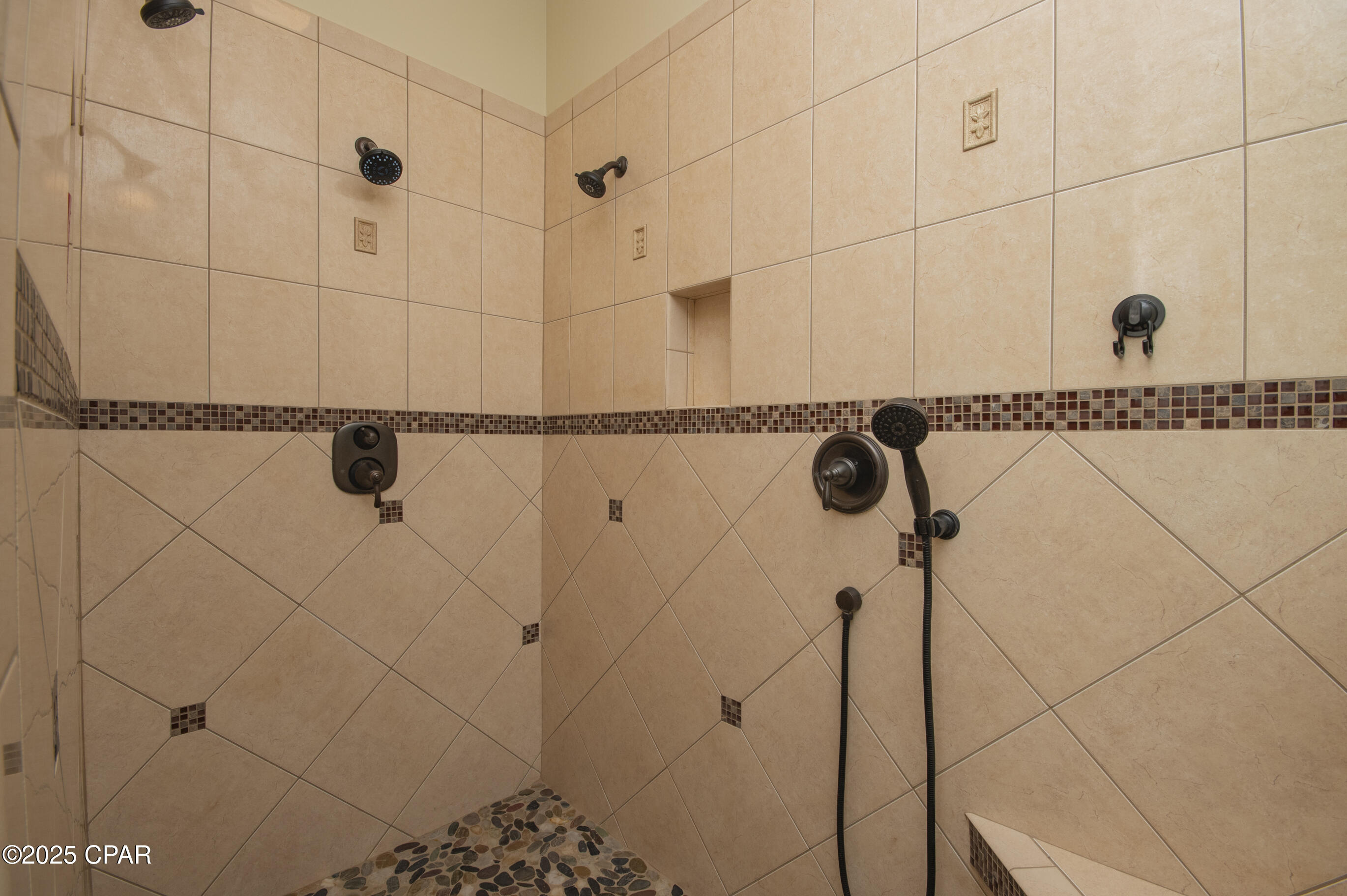 Rpbvey_5tfwei0jpr7kwmlvxoon2vp_gv1vlpm7fxao