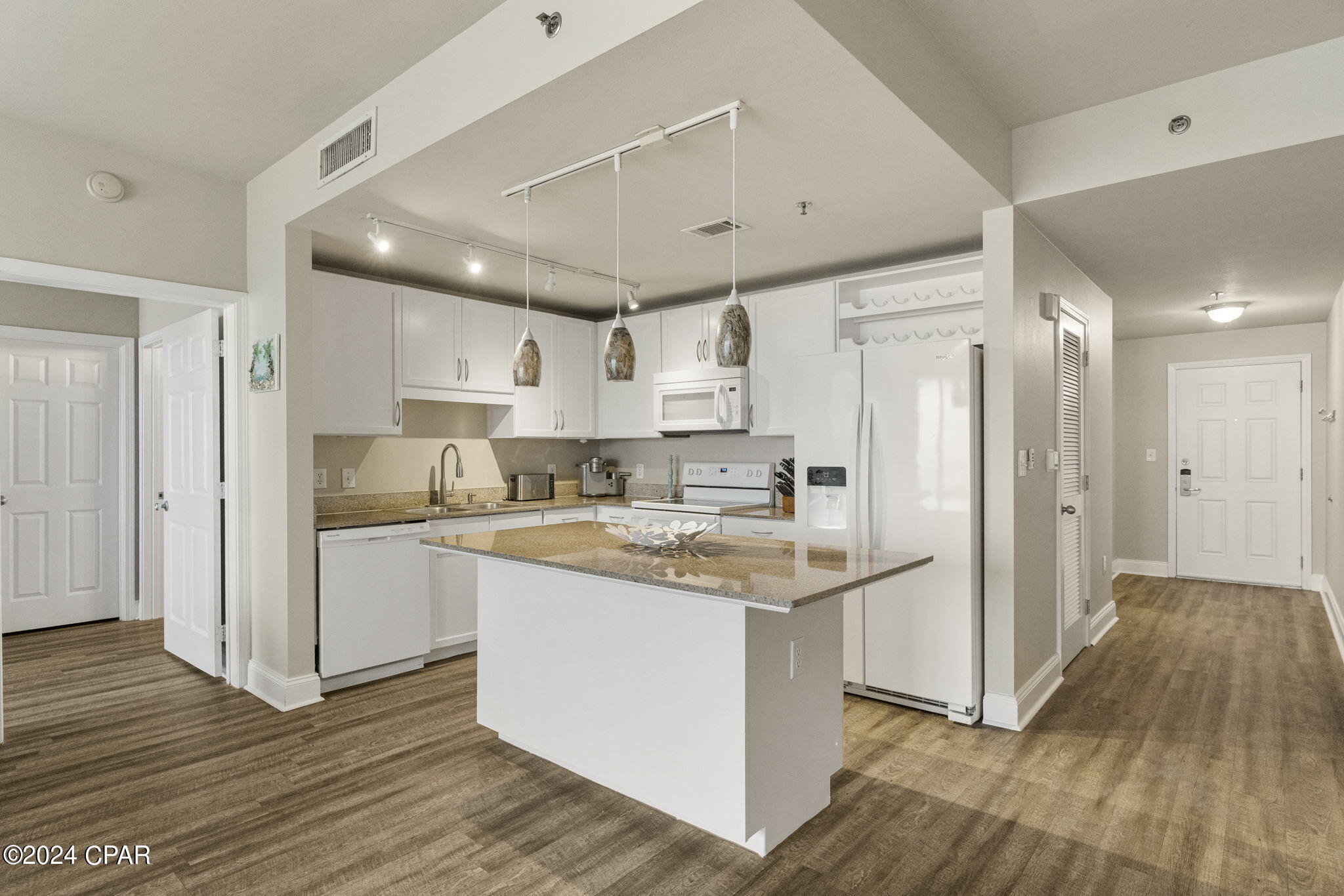 Image 3 For 9860 Thomas Drive 1126