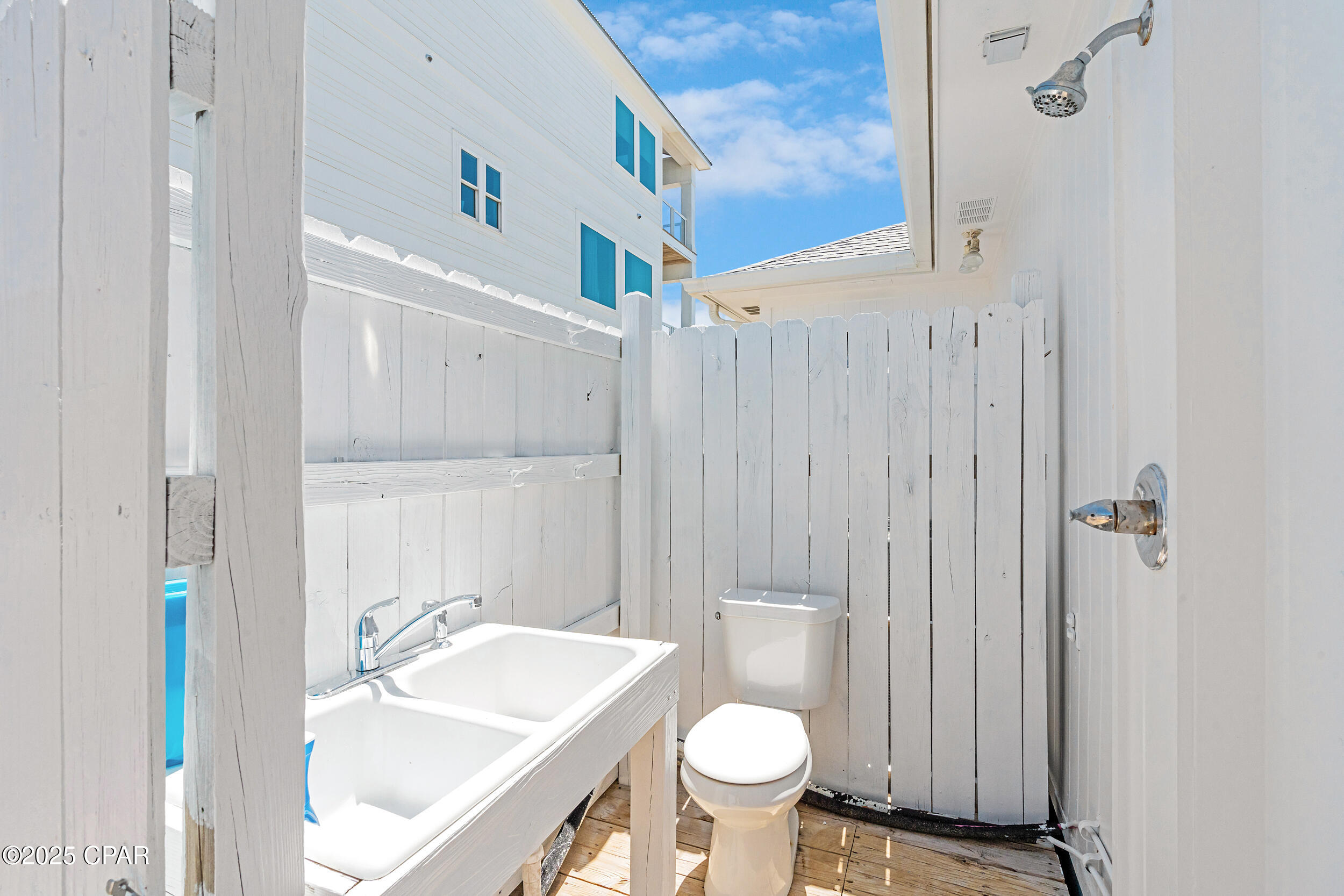 Image 37 For 16519 Front Beach Road