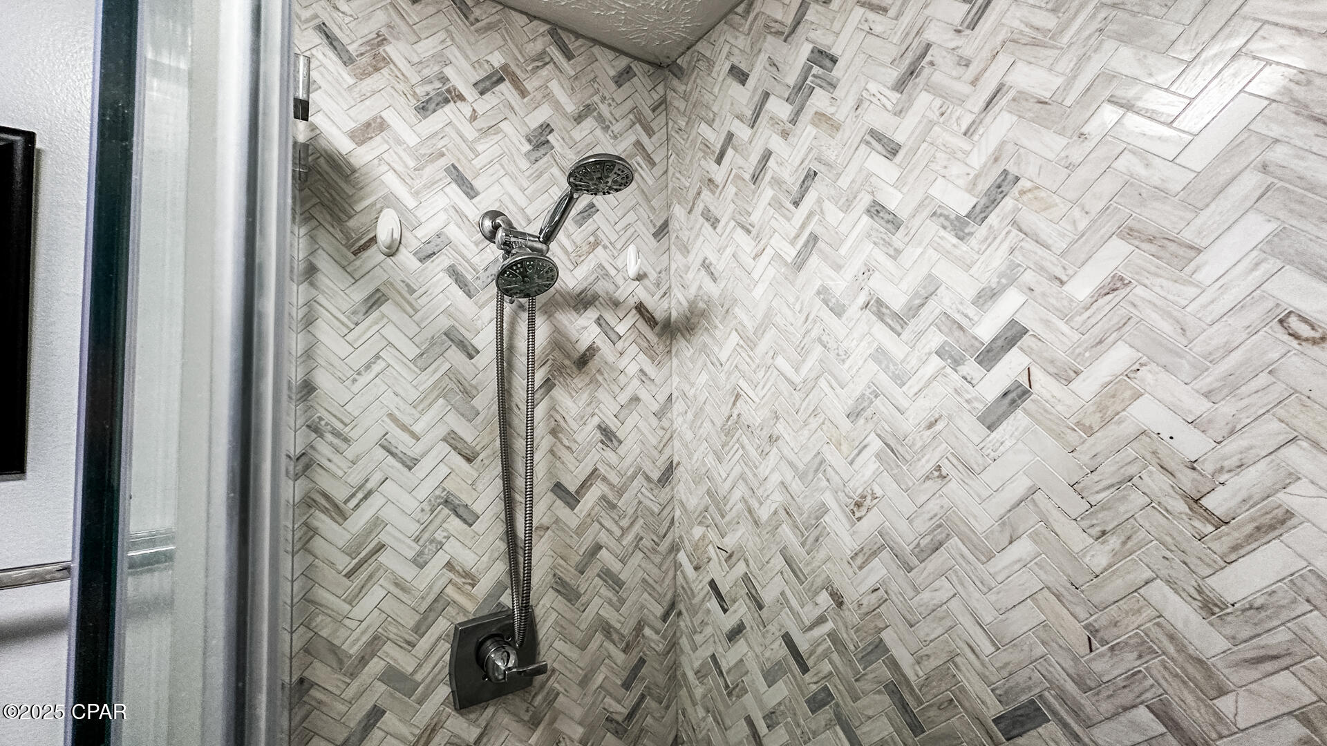 Cvr5hdvtbjgqeg6fnr6__24lxef4lviliwfeacp5wl0