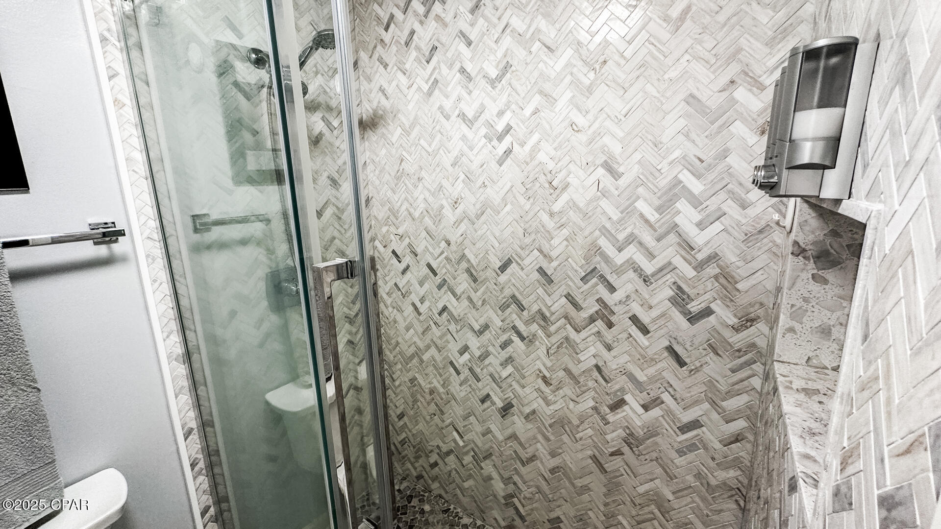 Image 30 For 17462 Front Beach  60202