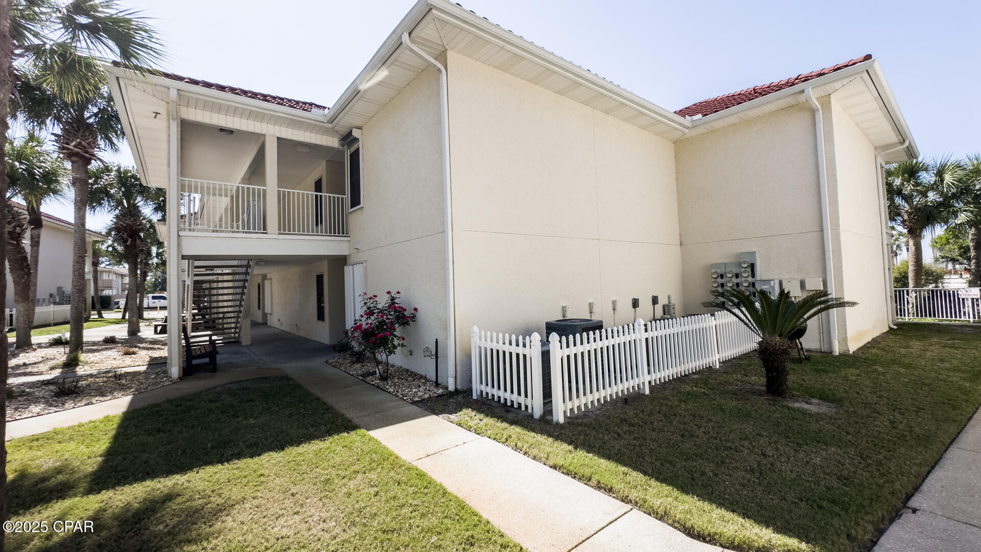 Image 37 For 17462 Front Beach  60202