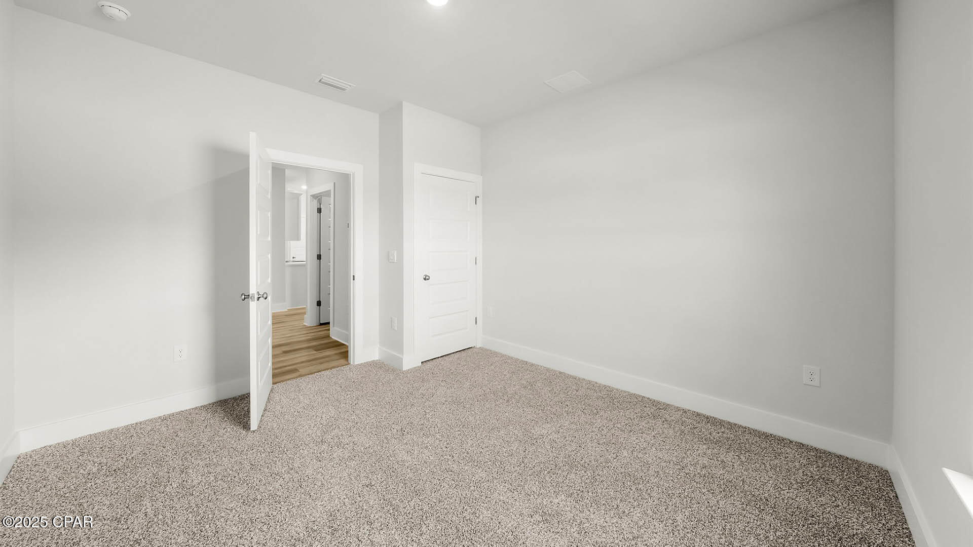 Image 23 For 698 Norris Drive