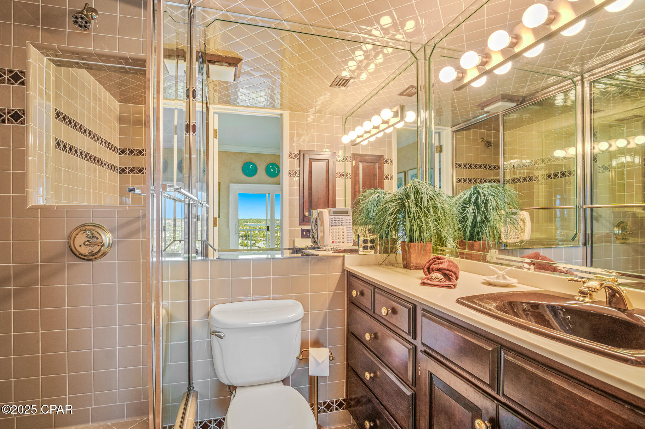 Miqwqo_odxtquup3mwa Rdcobqqwfmn6_z7g_k6kg9a