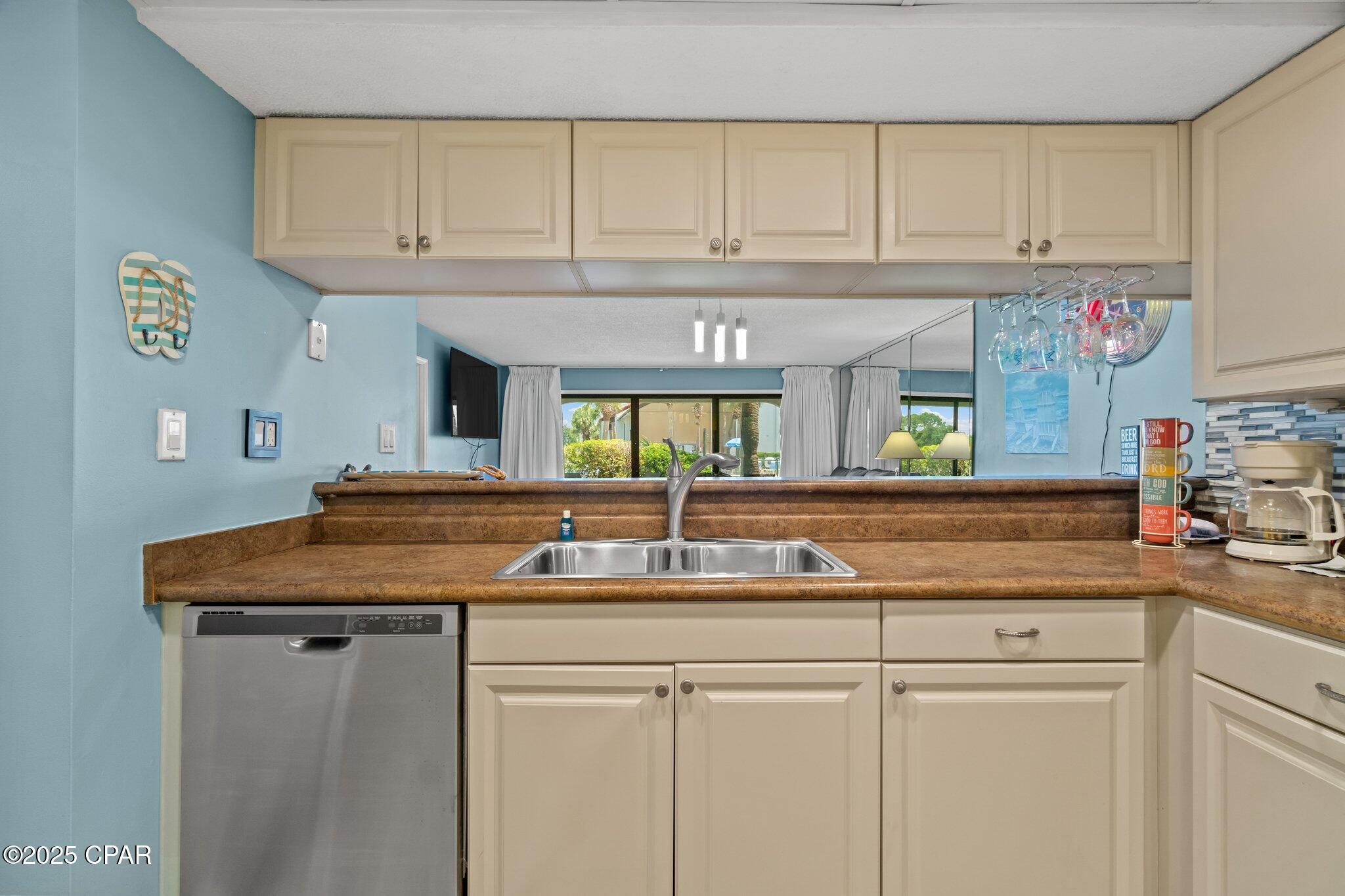 Cg Yx 6hknikolh4lm11iwevqvhjp7l_gtatfeg91pq