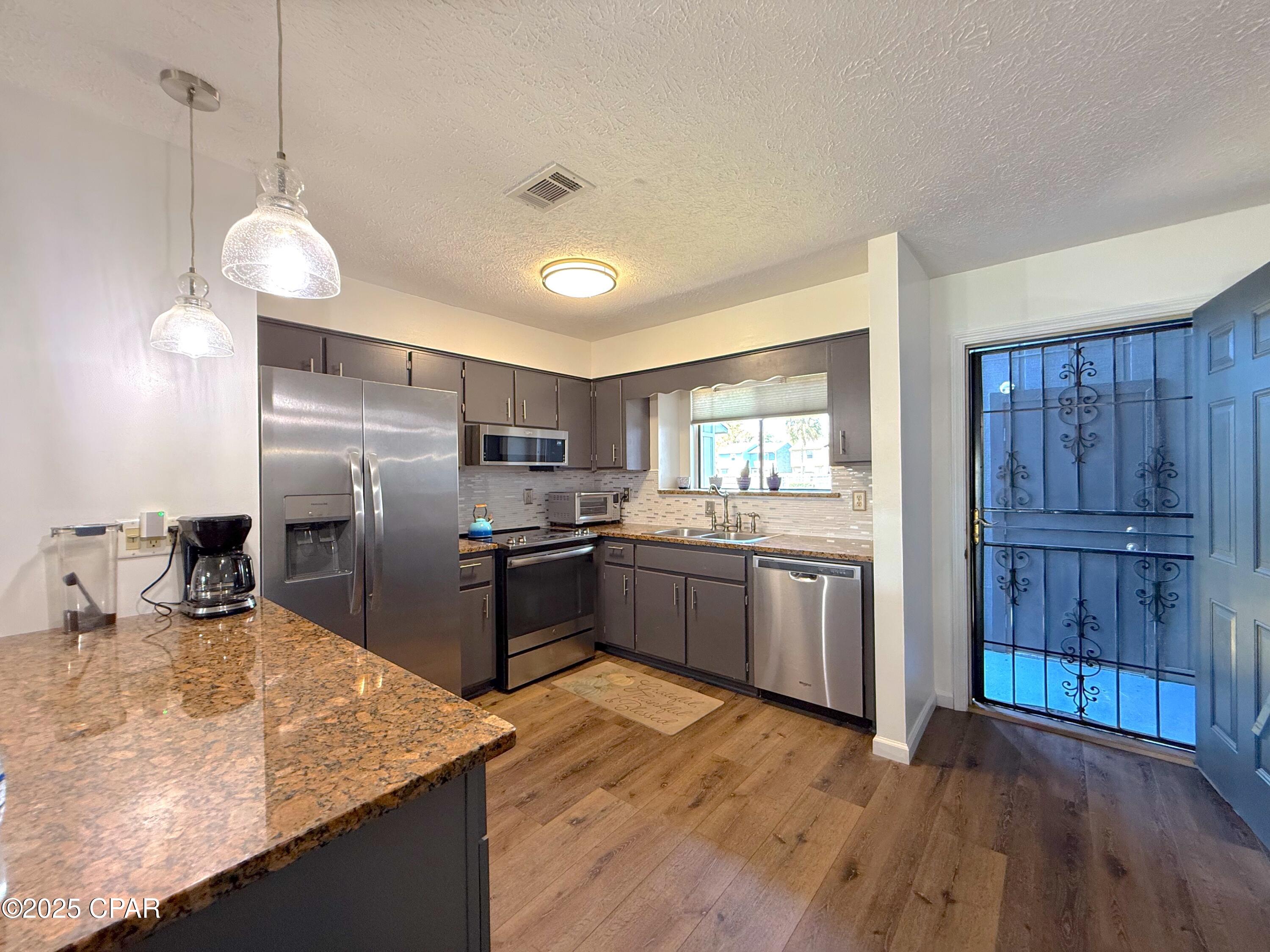 Uutnj2dyrc2tp_kuyo0wdip64om1m3zehlursfc8lxk