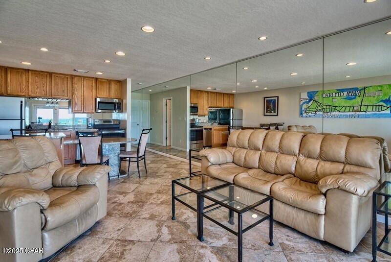 4nlayfn7sjlp2nfiyinnhaqm74boxakwxschwrhzv6e