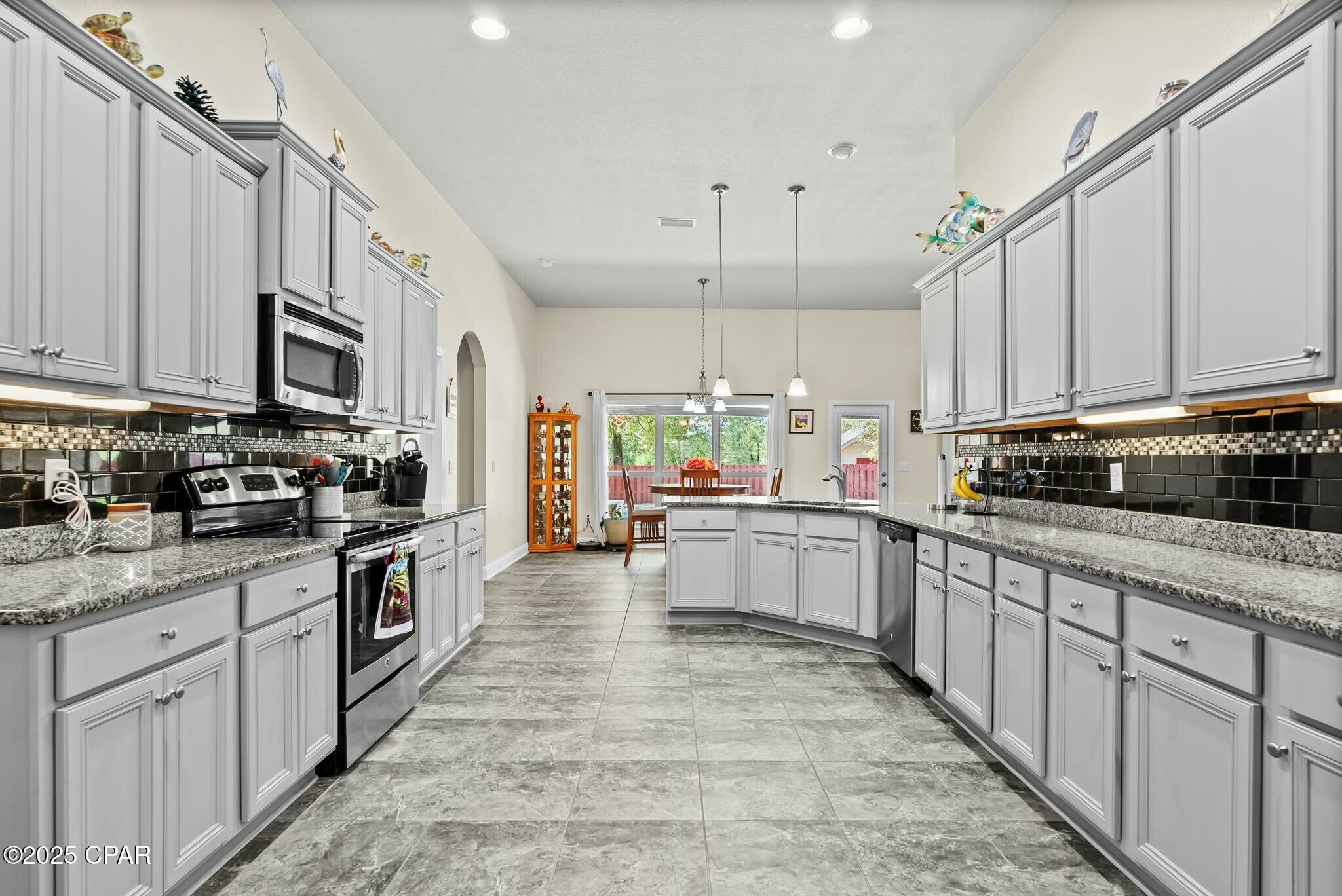 Image 16 For 116 Lake Merial Boulevard