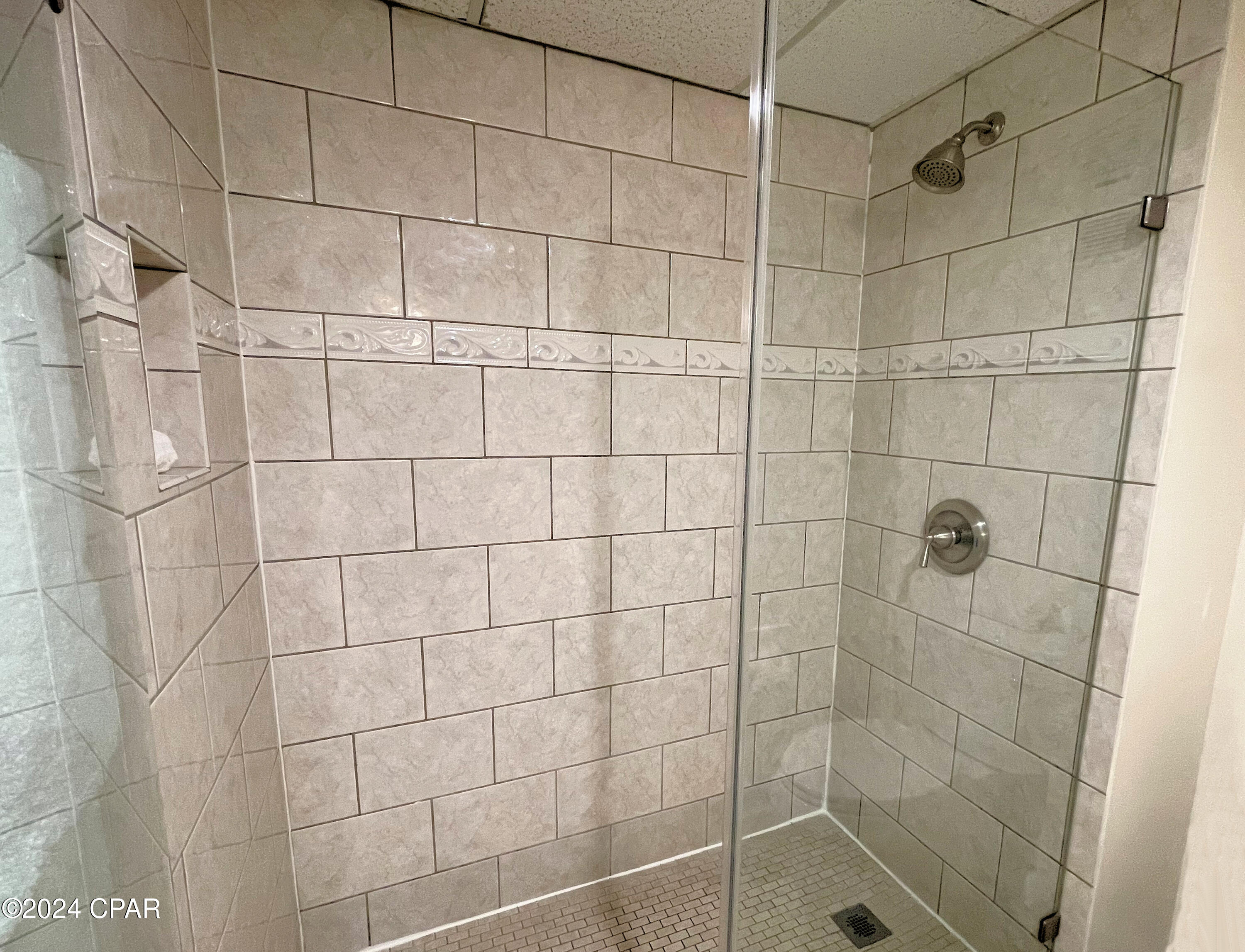 U Cjyyfnvdec4dtlrmfvw_qlxst3v09olippf3 Xm_4