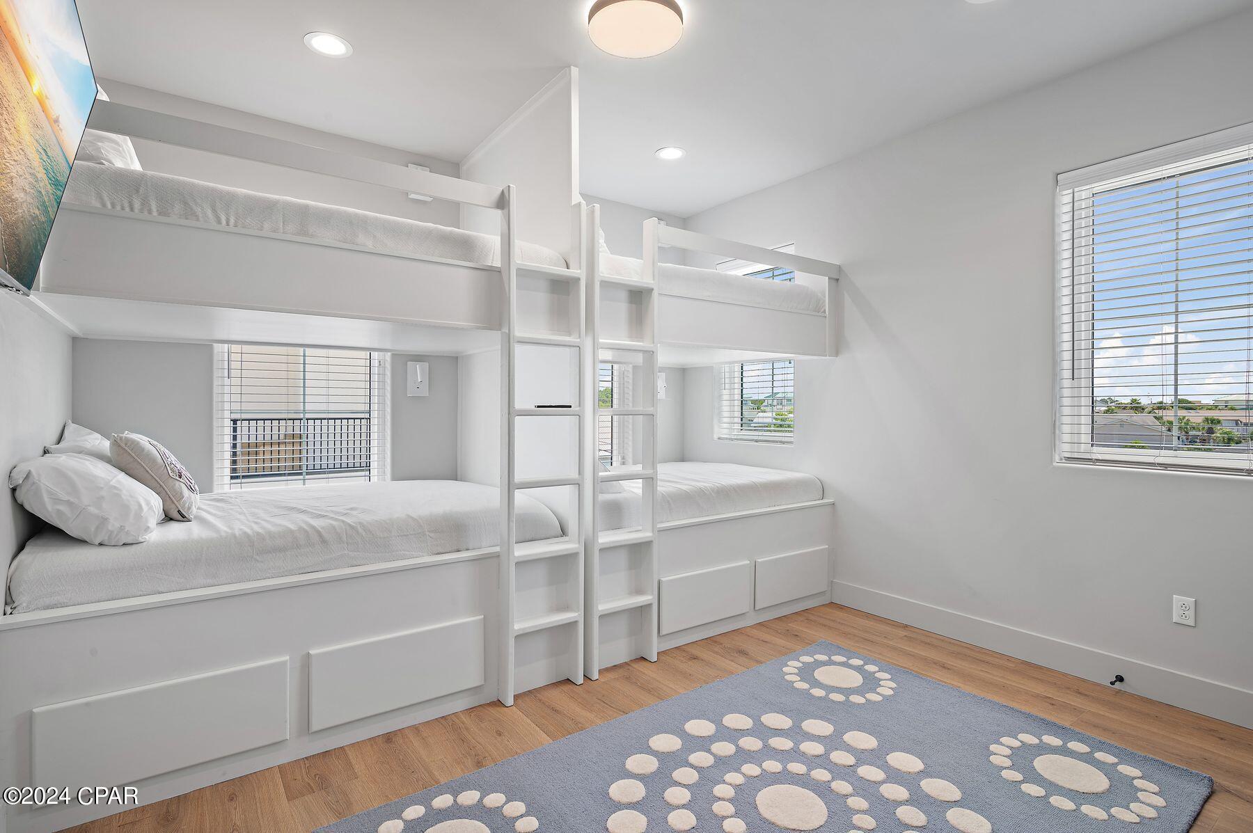 Lpozrl8i19y3jpp7wkgvbz6gf7nutih_uxf2qfexjy0