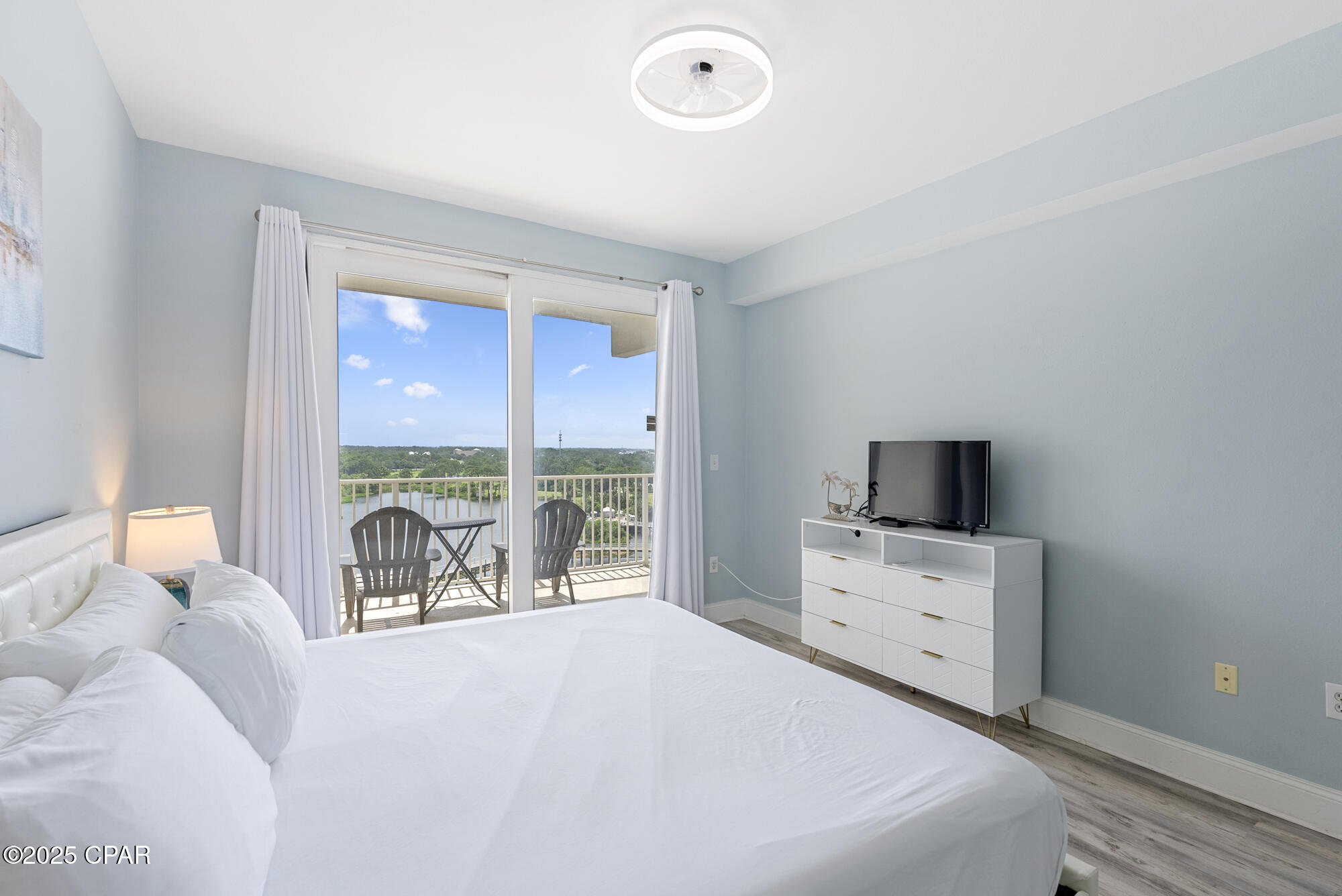 Image 12 For 9902 Thomas Drive 832