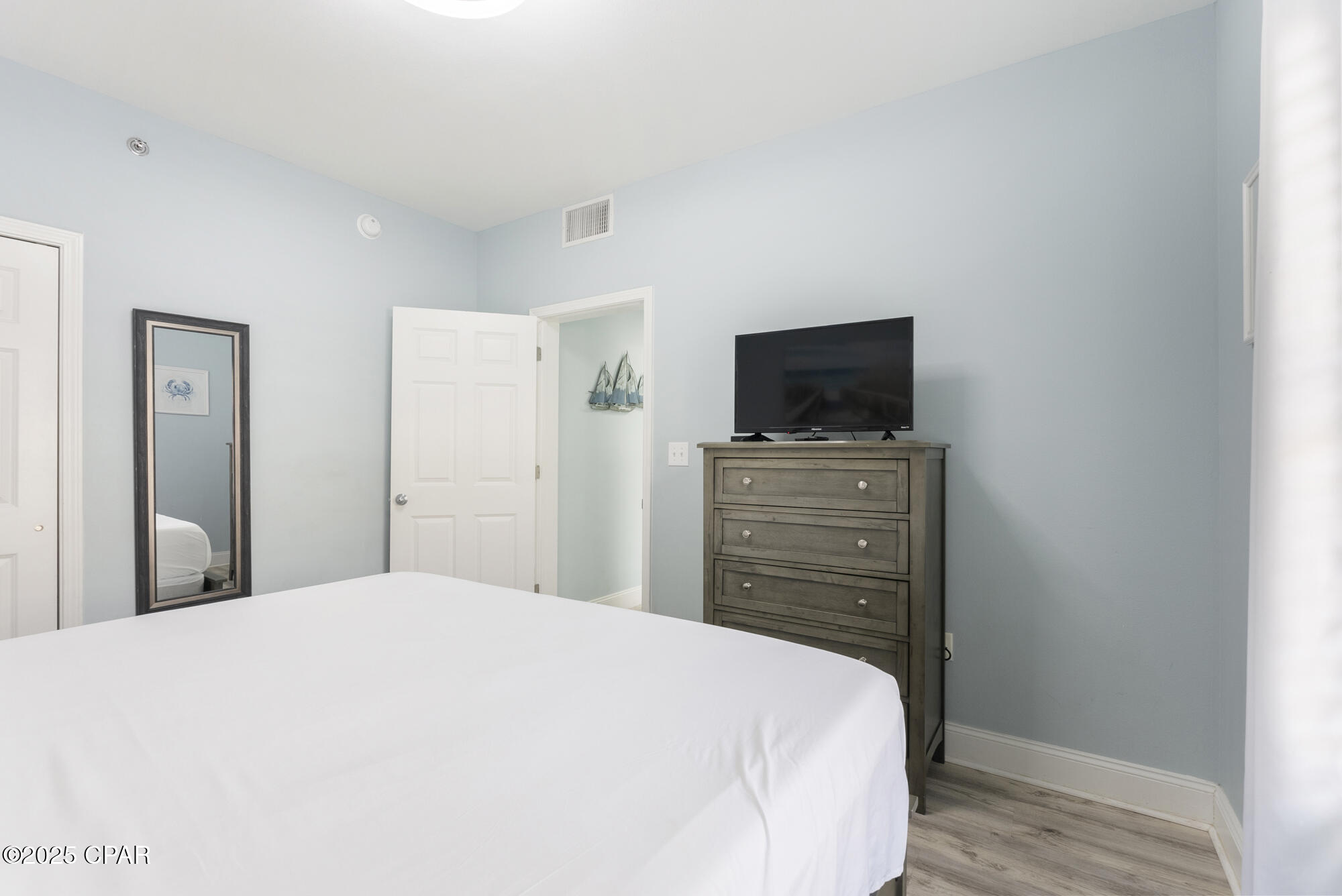 Image 23 For 9902 Thomas Drive 832