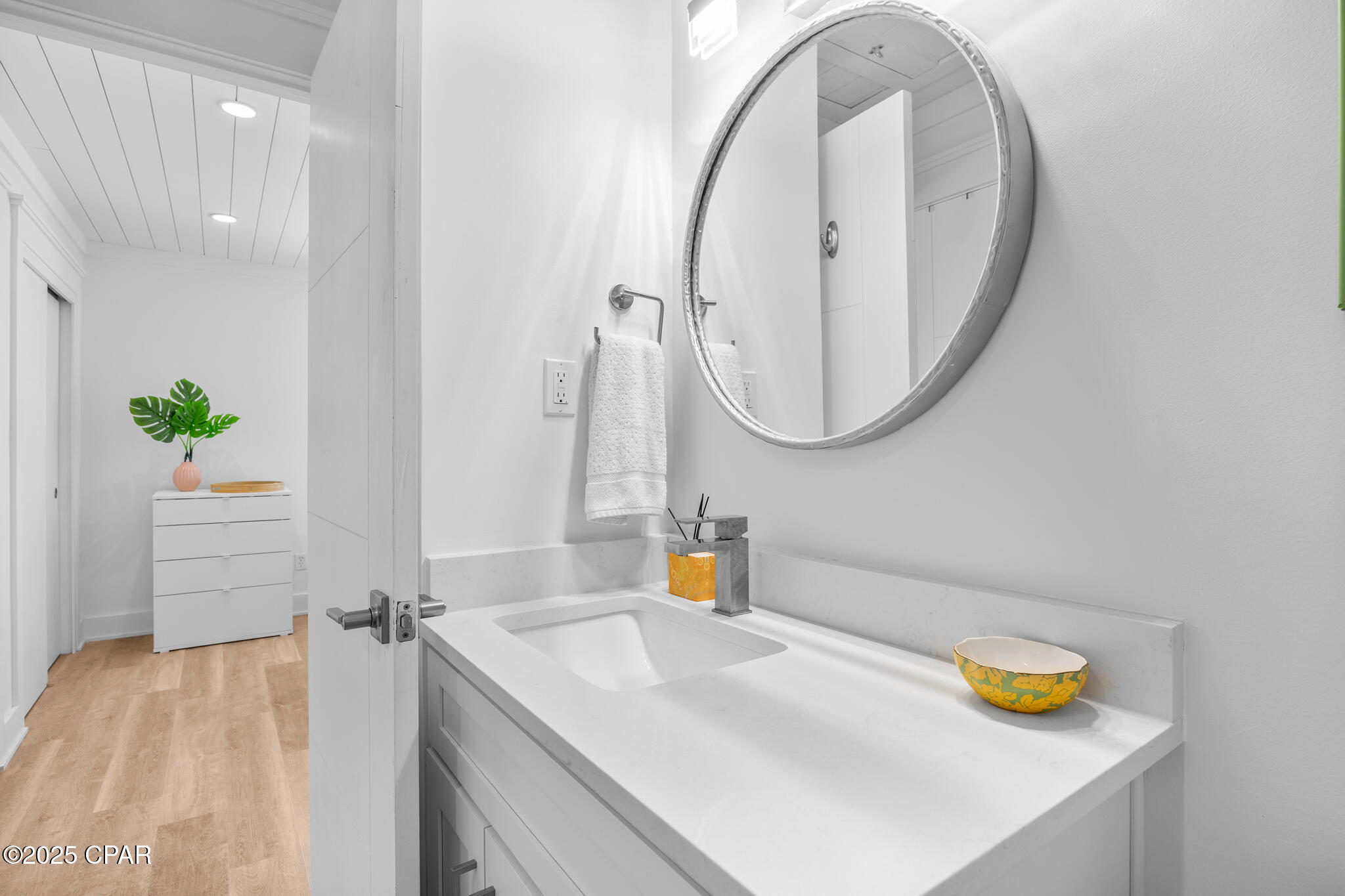 Mgyjzttdvnt_bdsyxt4vhskafm6n7xs6uv8hw_fo_hy