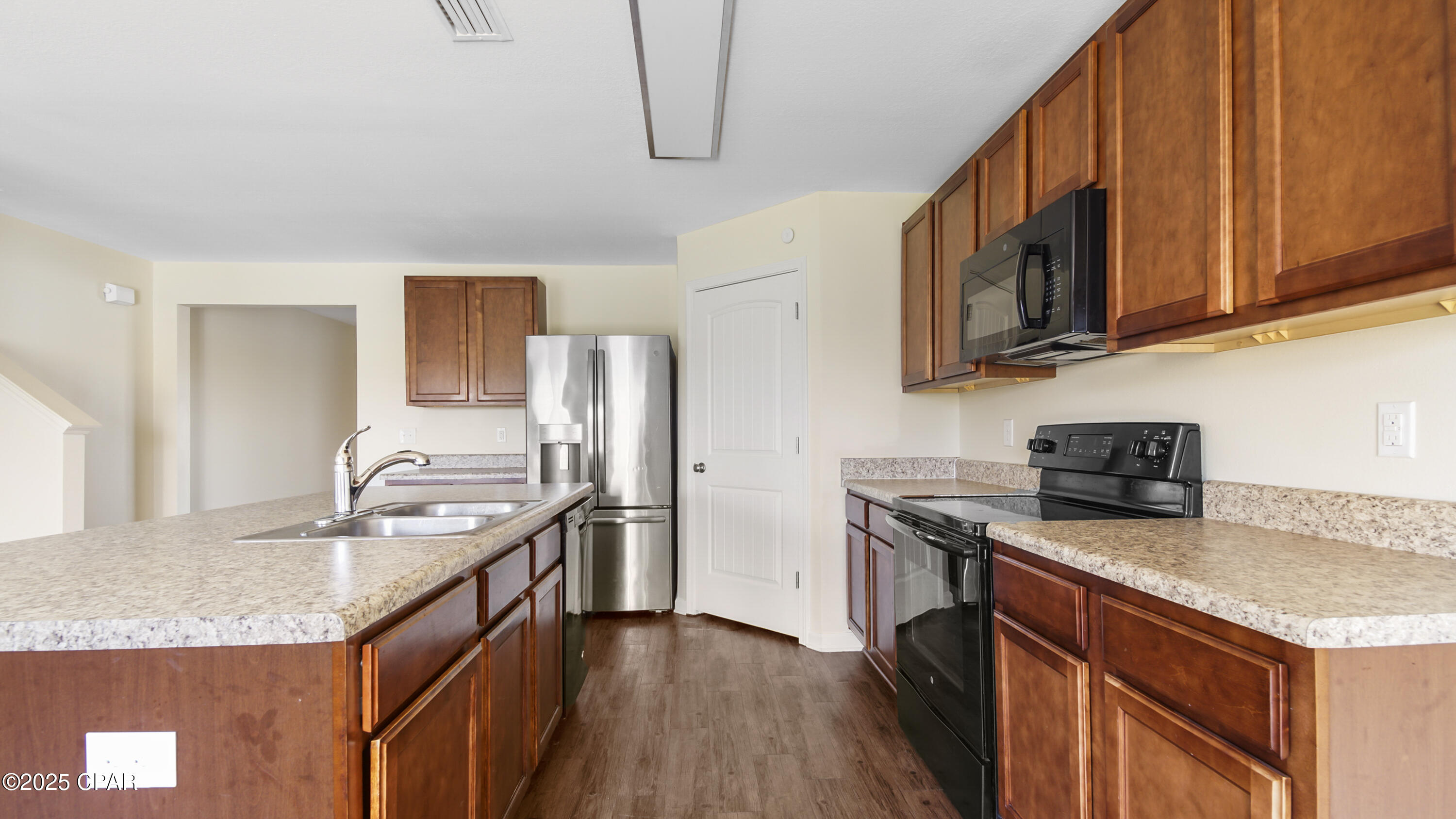 0pwcdcbaux_8hio57o26qo_sprbgsq 9dyfii3ikbiy