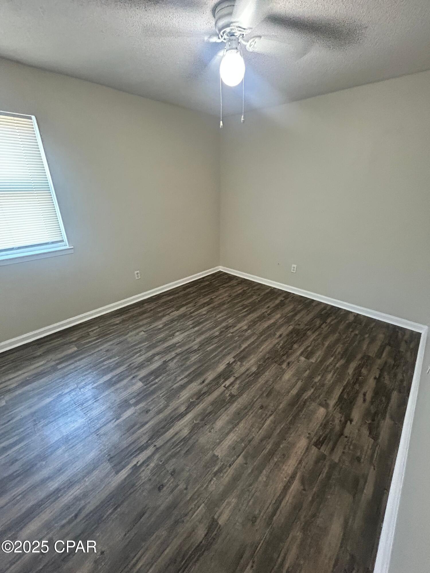 Exhi49oanbfh15hjrtombmktyjmy1_k Kbux66ixn2g