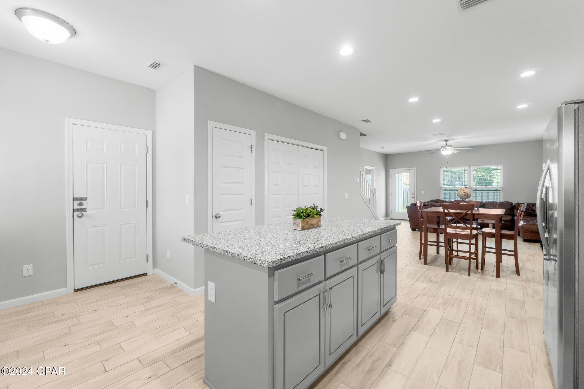 Aejypxrltieur2tey8homt6kg2ffxrzsxf1pjjy3umu