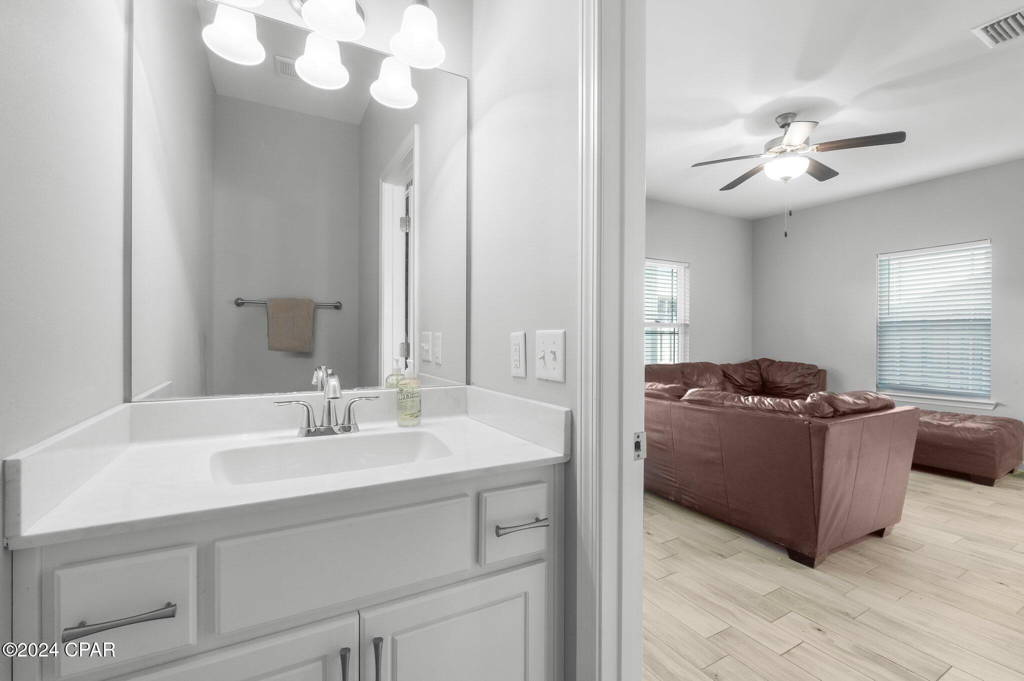 Dec7u9wufg7yq13e Zxaf0ptvdojqchkx_fnm0jxaqw