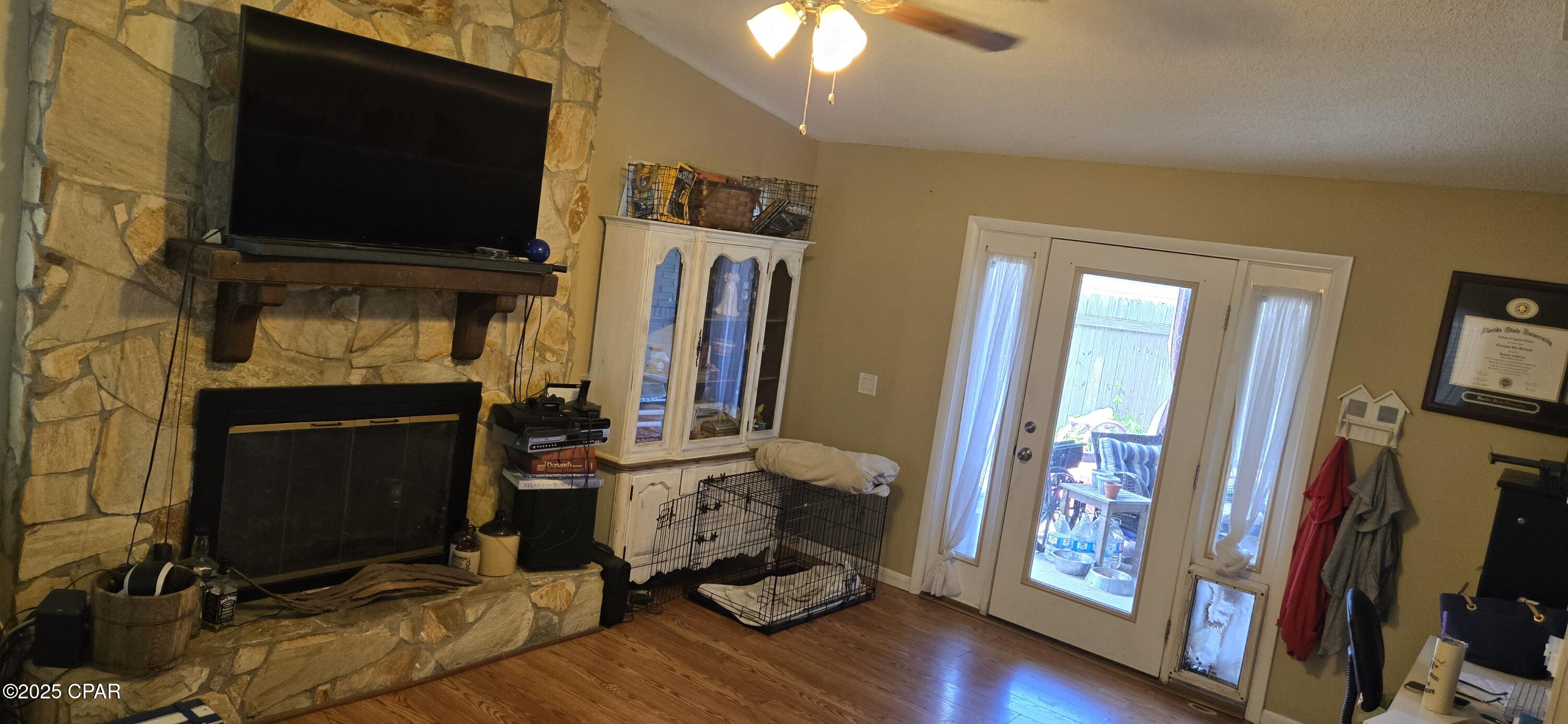 Dix2yj 8qe1mveagu_3mirrc_7hb5x8ll7b2f2brfsy