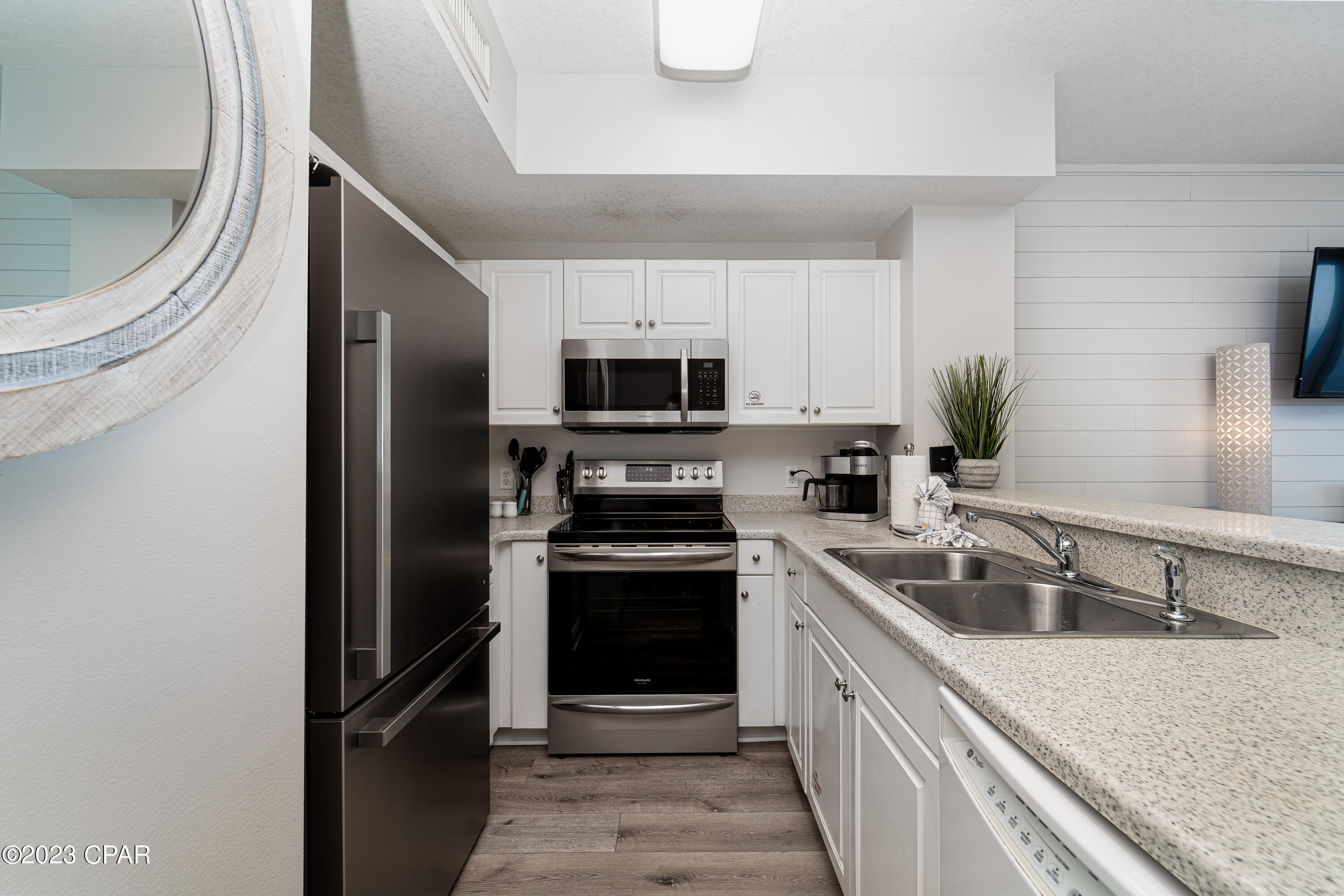 L1b_jmcpggdyosebxwx9zrvlus5ltcsjrk_5jf27tgc