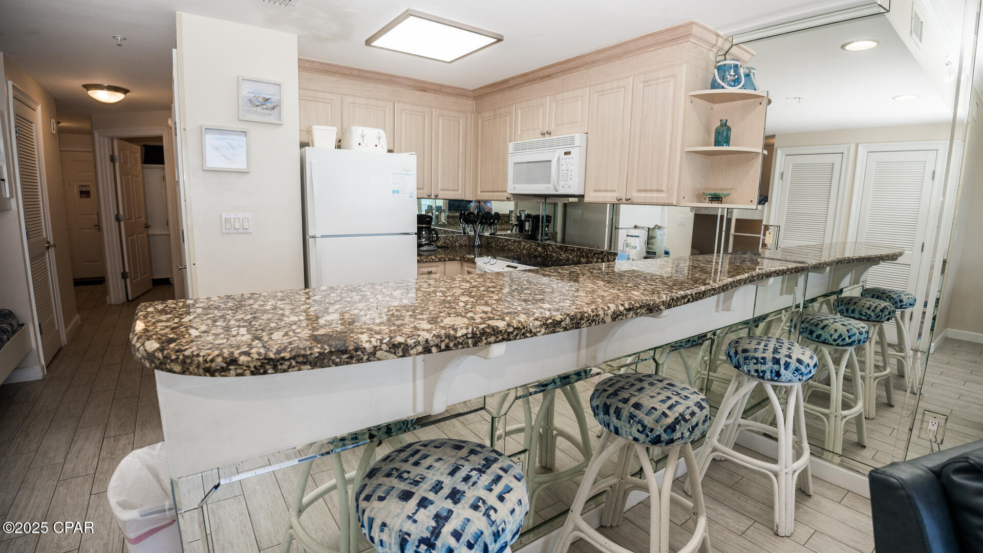 Image 8 For 9450 Thomas Drive 705d