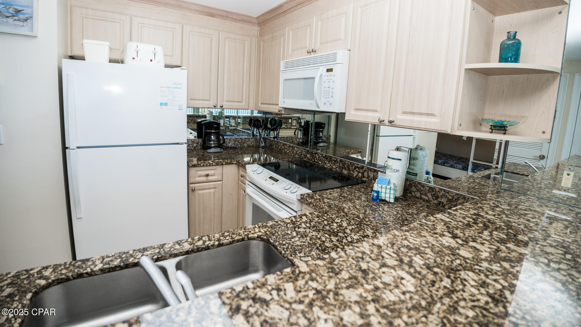 Image 9 For 9450 Thomas Drive 705d