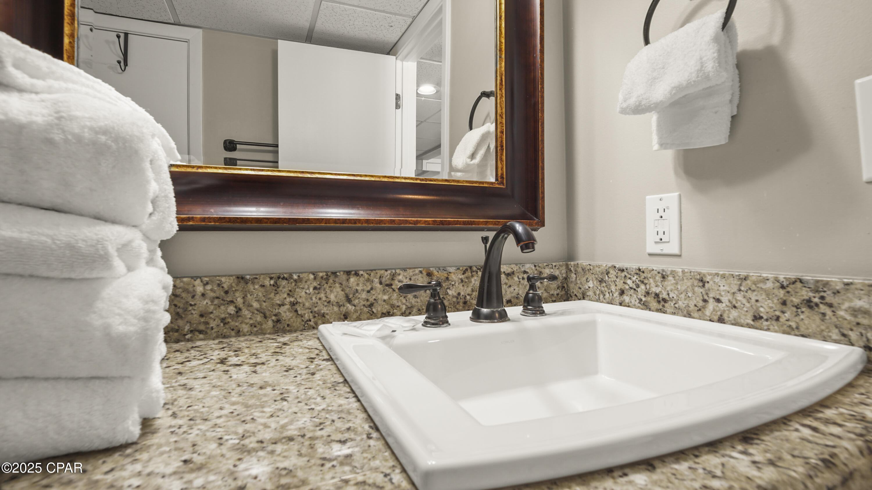 G4niqjcfqqscocqnorbuj 3mkwux_jyauxswviz5o_4