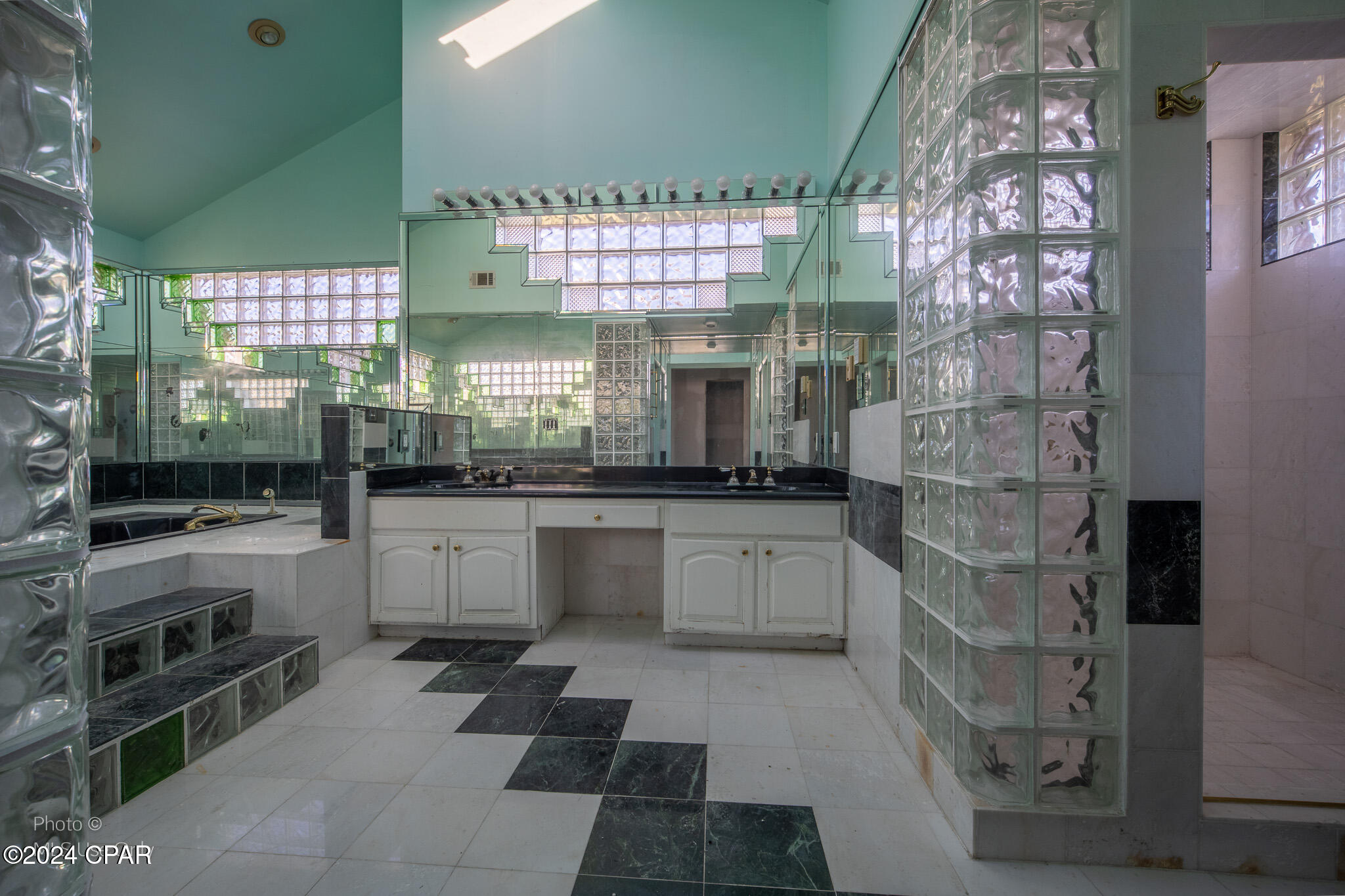 Rkutrer_ixxygy1mzcfixkfi6luth6gy9knvhb0xm4w