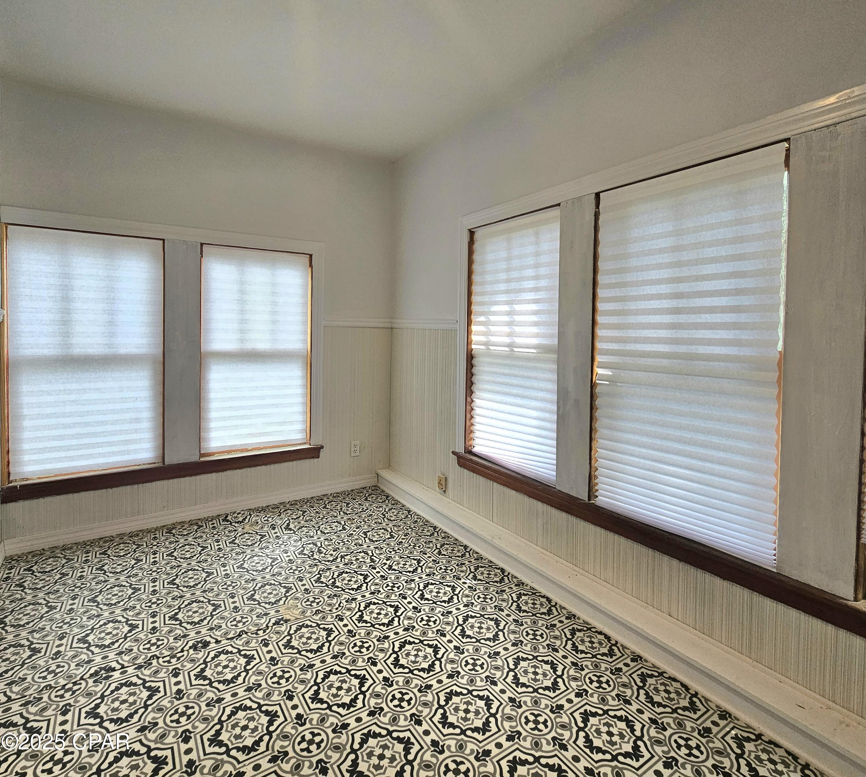 Image 12 For 1011 Grace Avenue