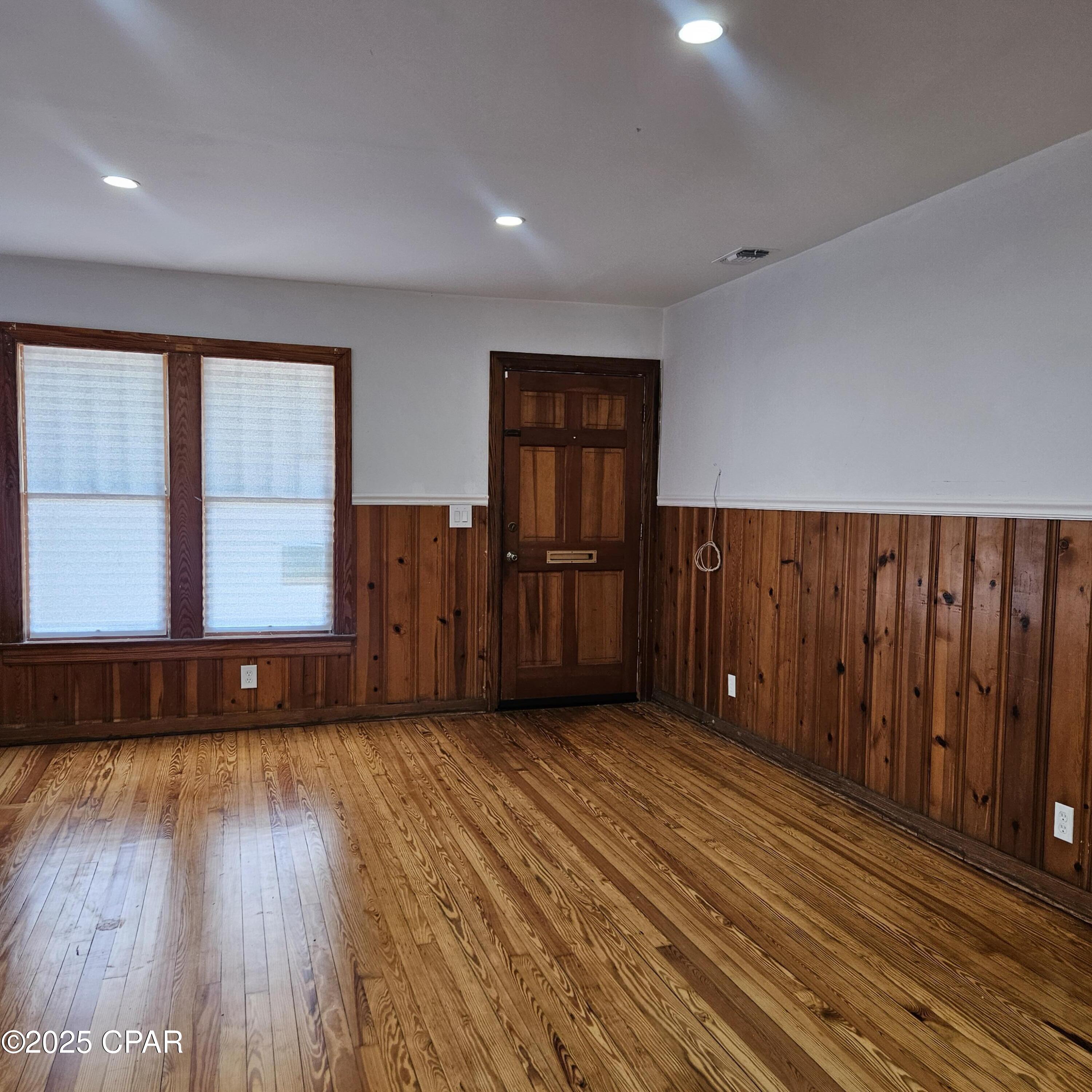 Image 6 For 1011 Grace Avenue