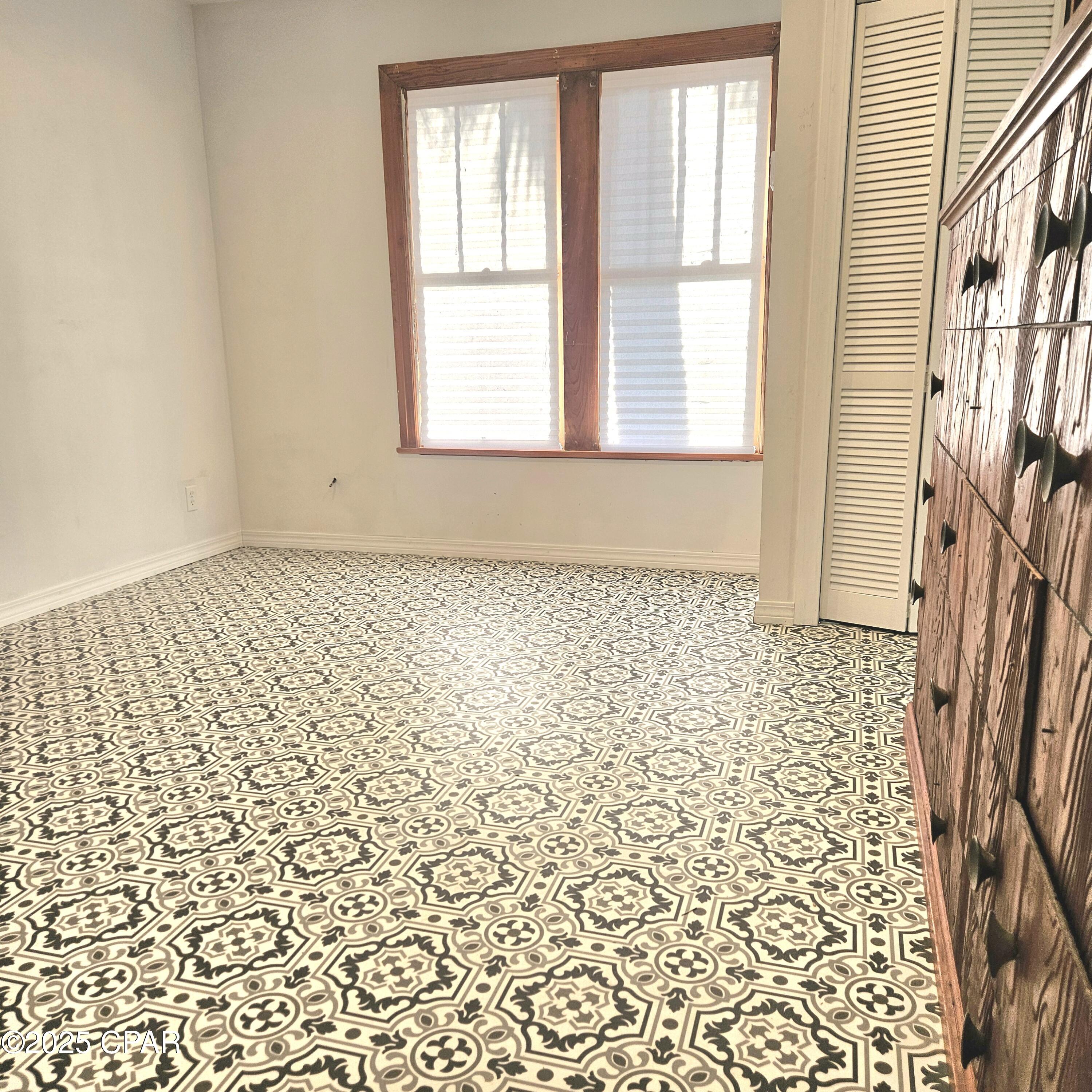 Image 8 For 1011 Grace Avenue