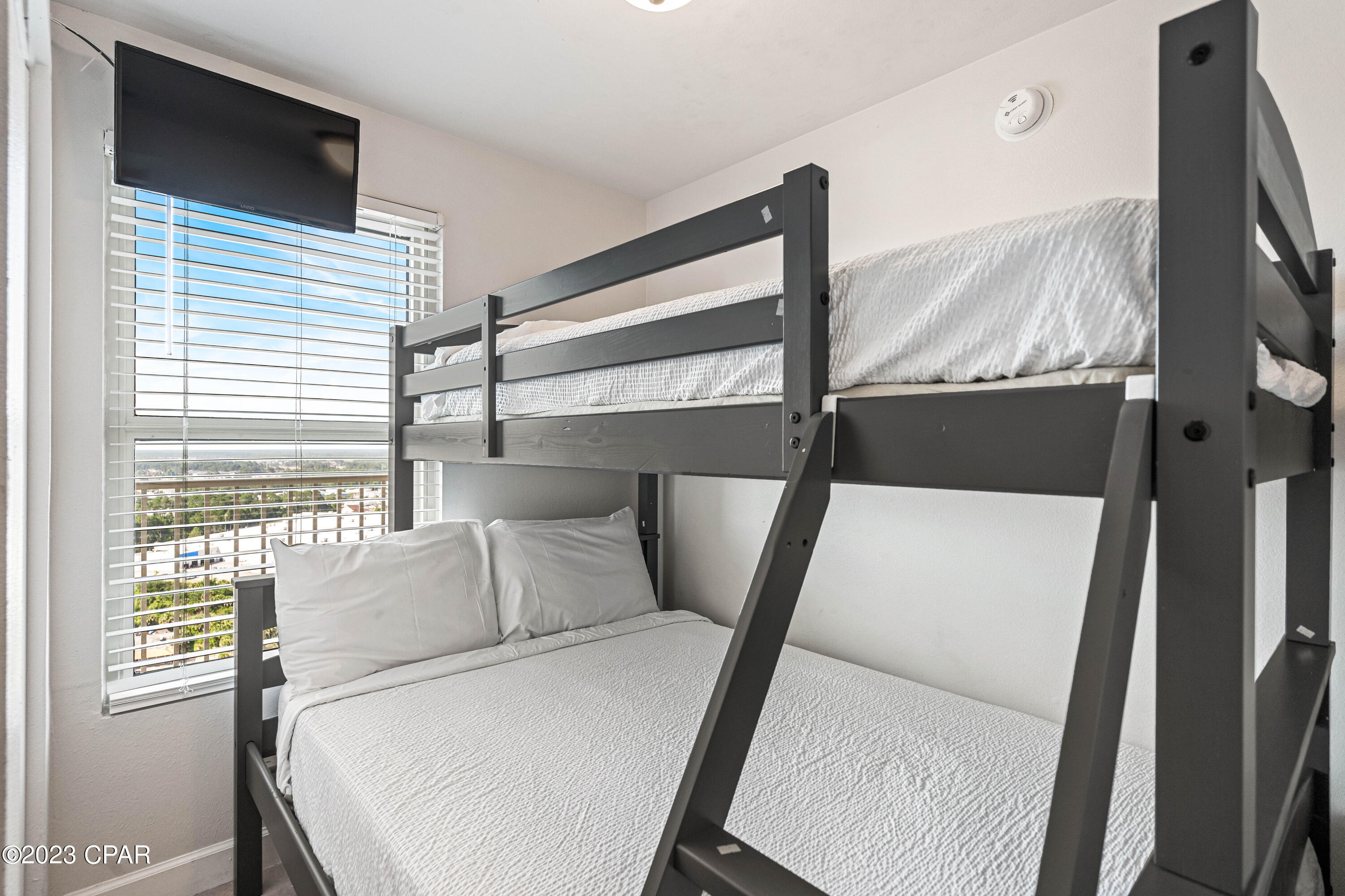 Image 16 For 9900 Thomas Drive 2011