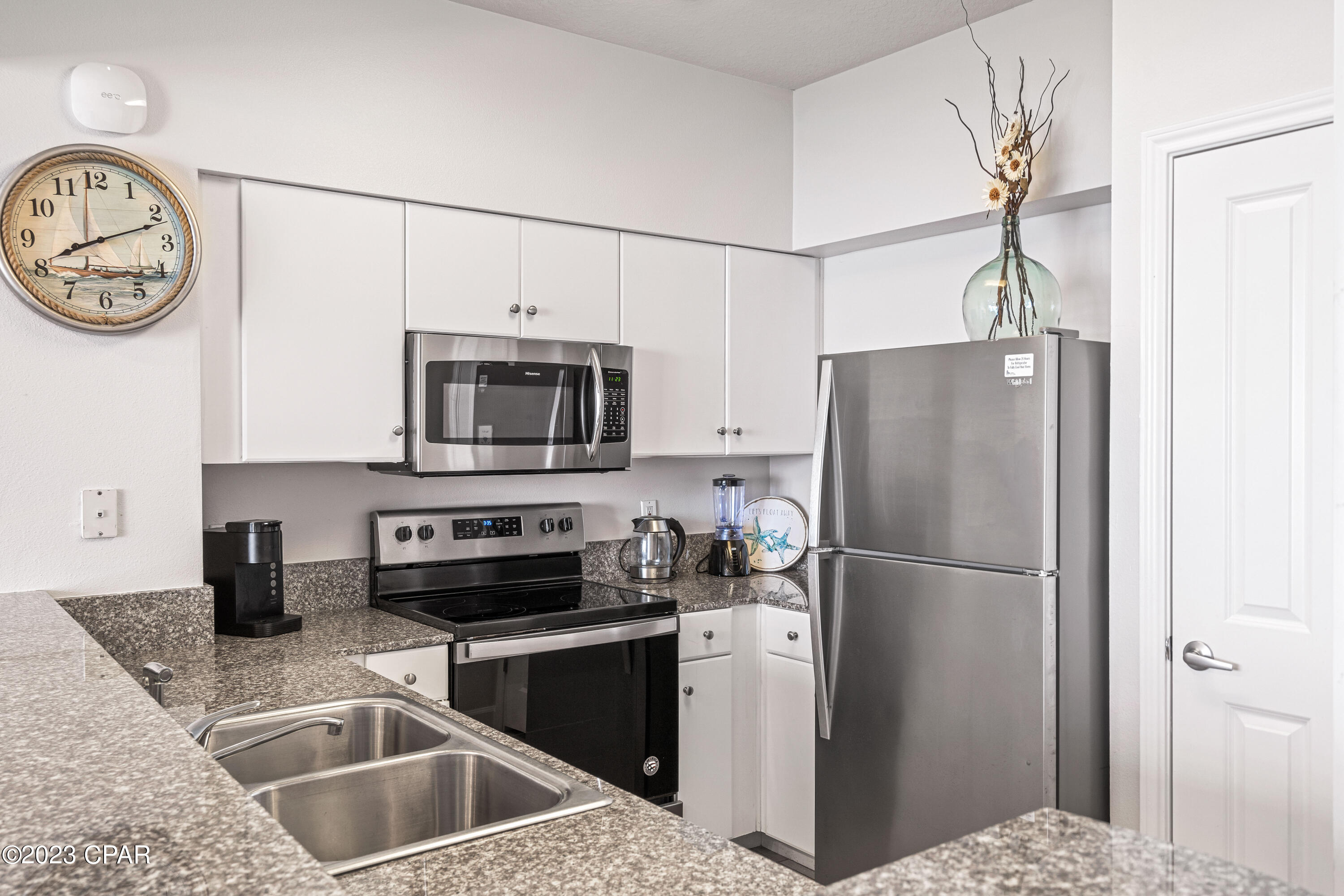 Image 9 For 9900 Thomas Drive 2011