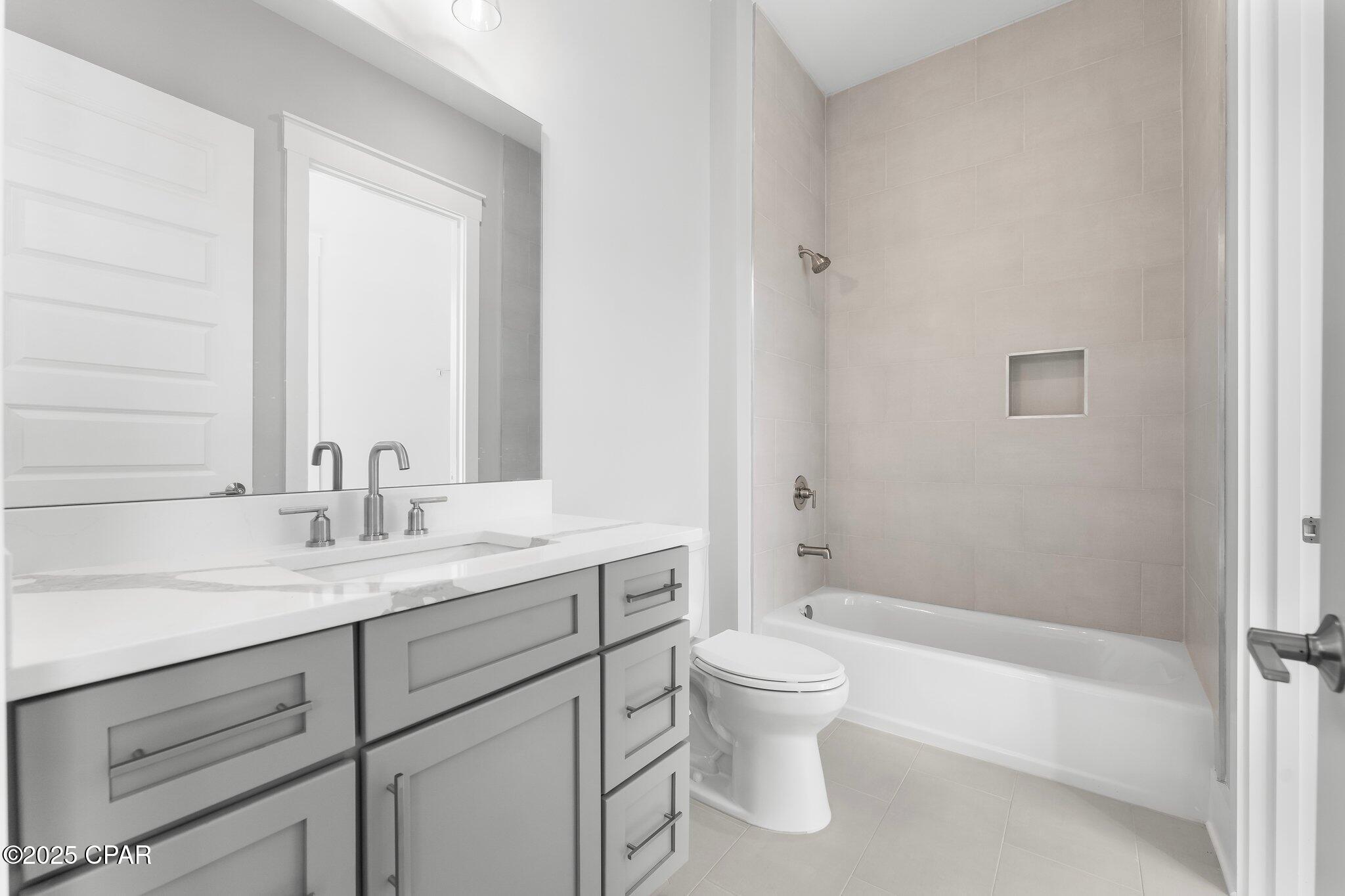 Di7n1 Ejt Ggwbmkphx8nl8piyf8y2njqod_bfgmdy4