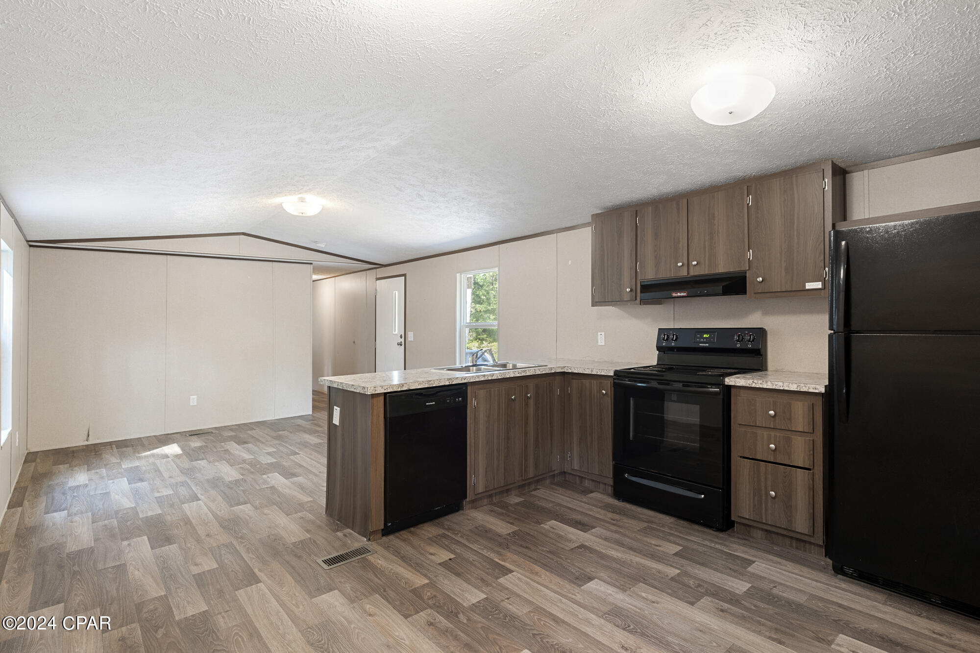 Erxth_s6aw7mwrskcxrkrfnlmiwbnbeze55g1kmtee4