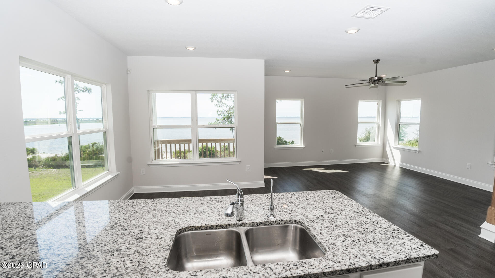 Image 18 For 140 Carriage Road