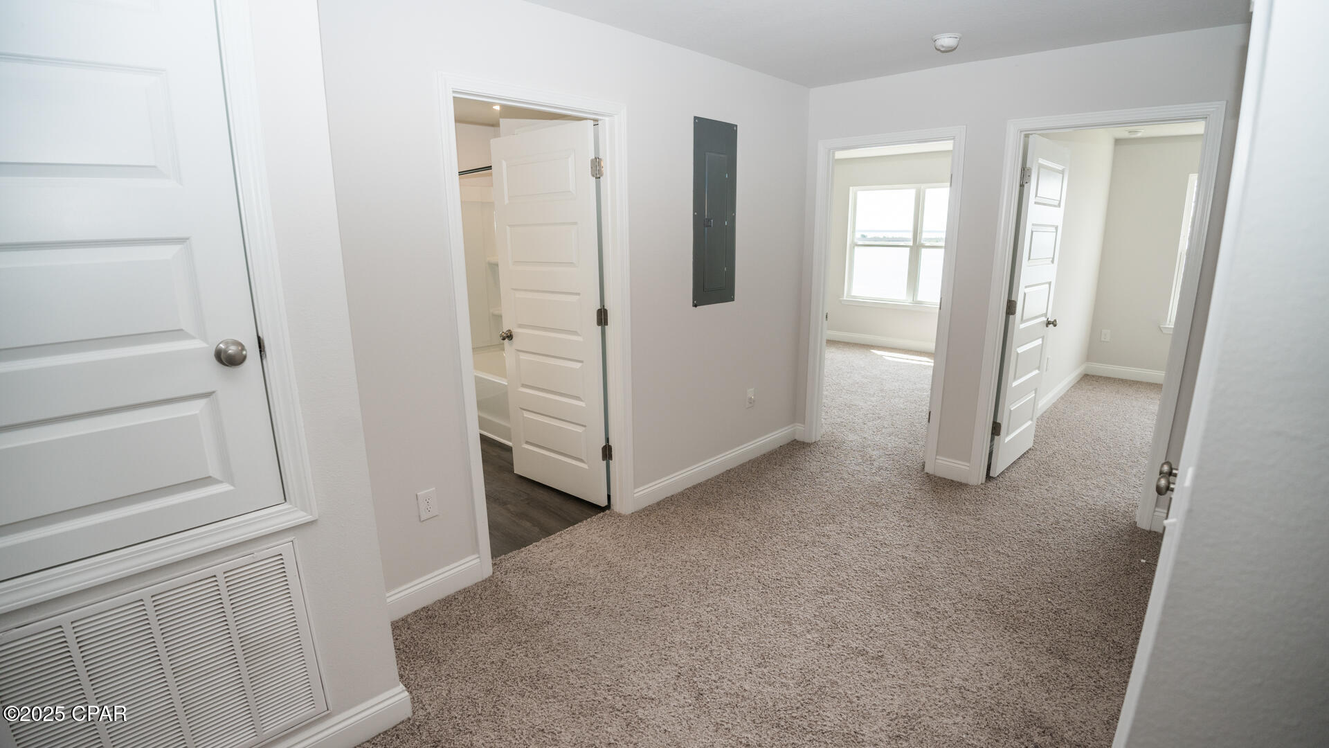 Image 22 For 140 Carriage Road