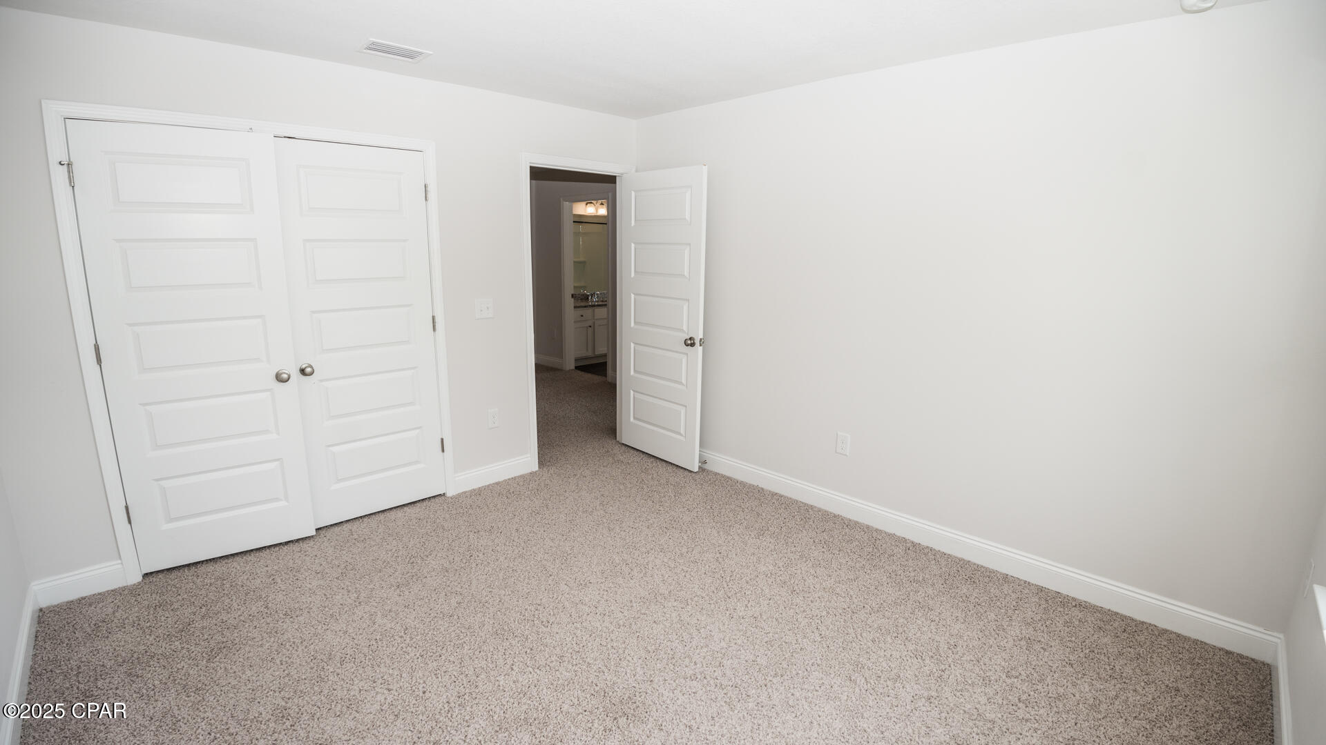 Image 50 For 140 Carriage Road