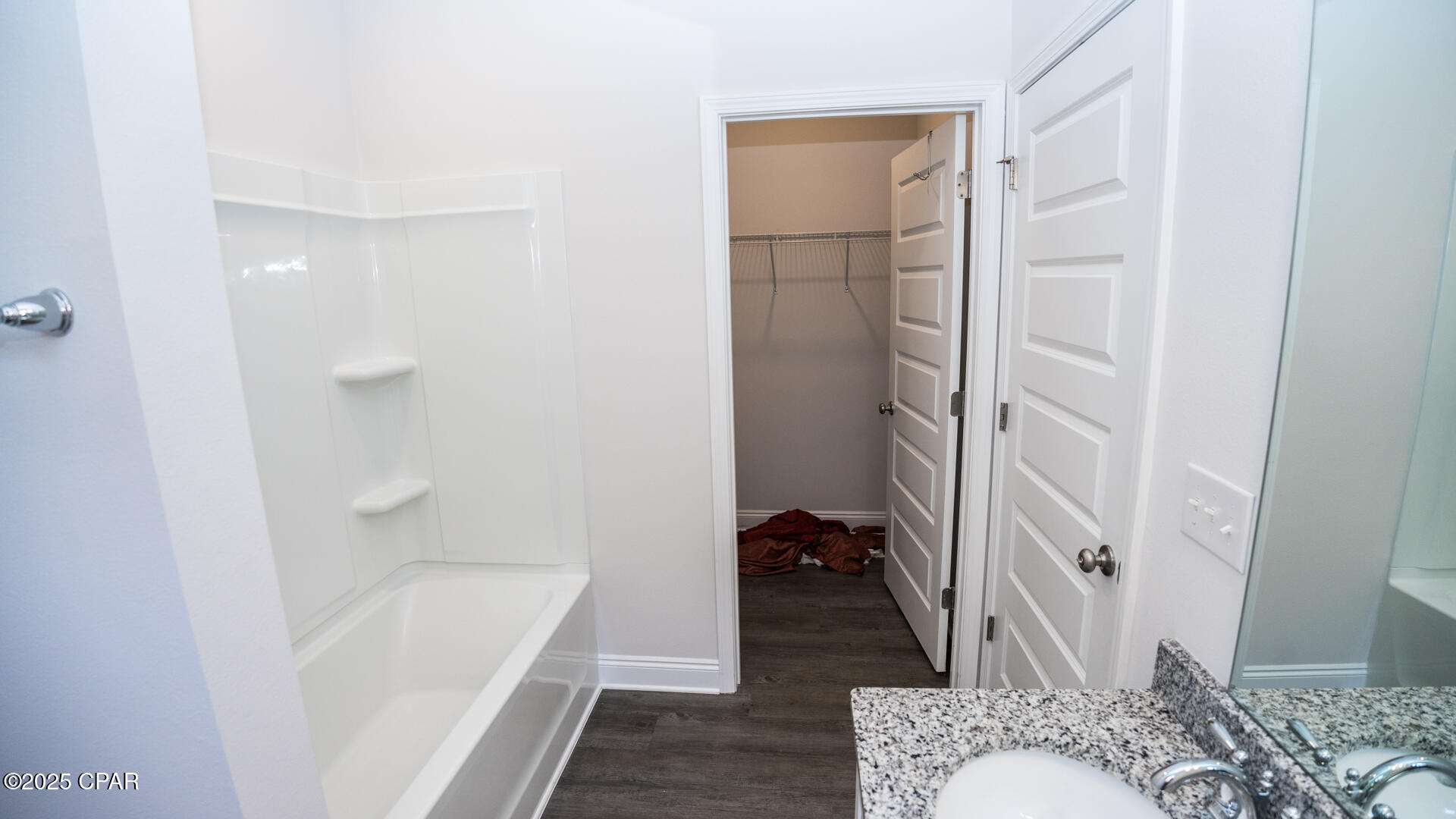 Bbz_fmjq1wjwbaei_i9wclgv3aof7yadnloydp4zp_0