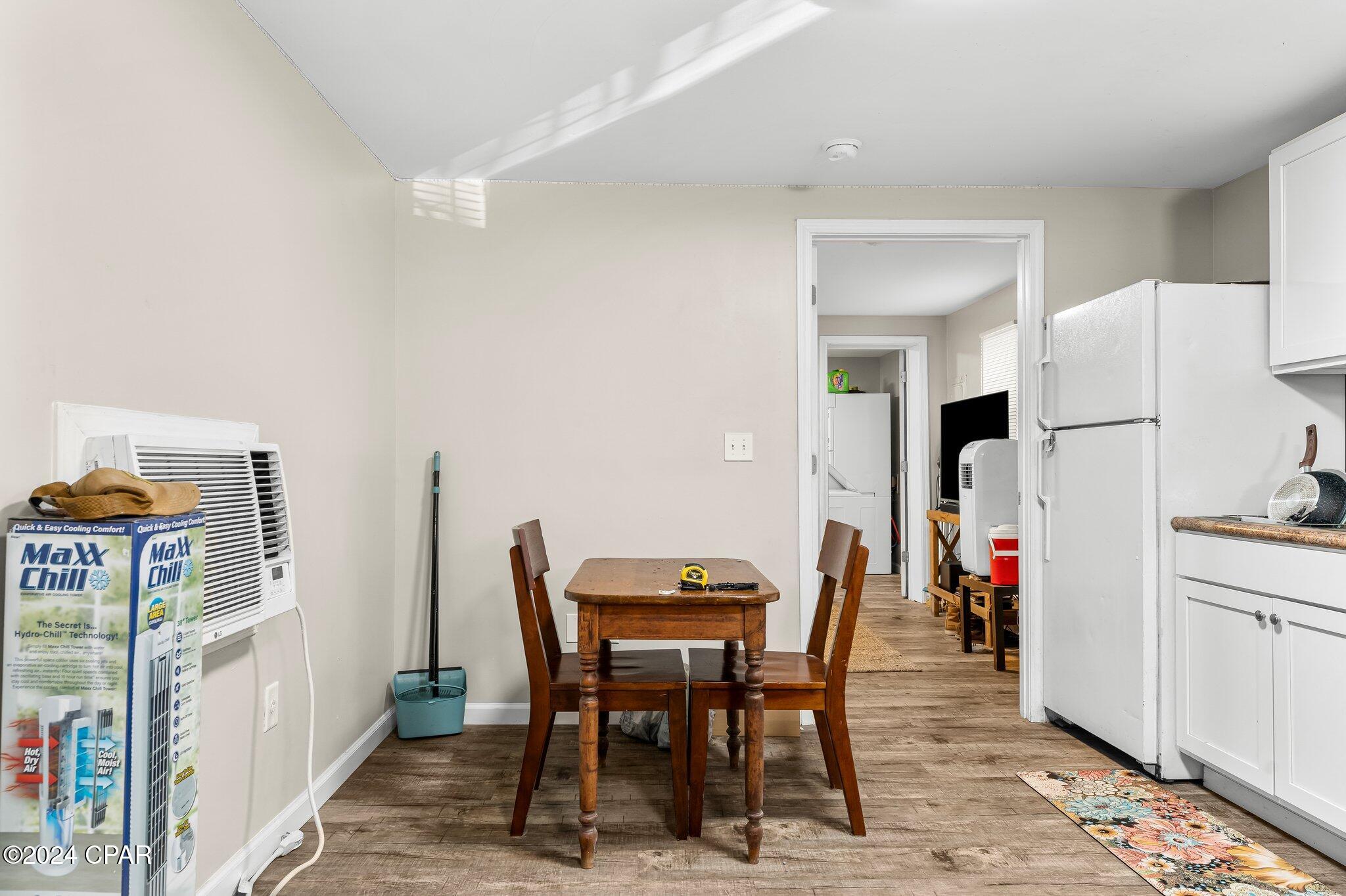 Ciri5hf39o5fdn0imp_hxswynvzoruarbqpfmourlby