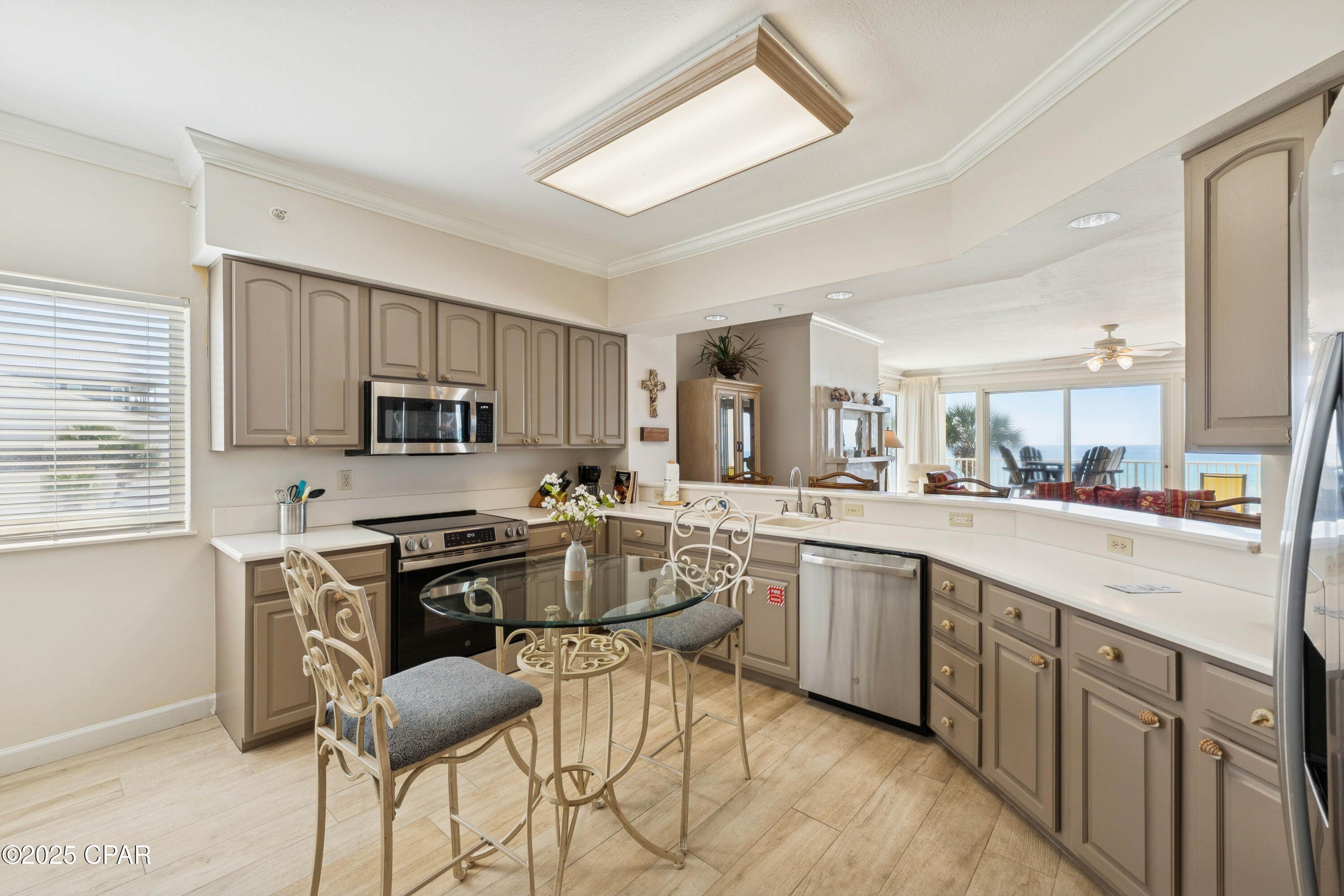 1pv6yj2kxchhdwnhpy3jabkgnvtywioq13svuylvdhq