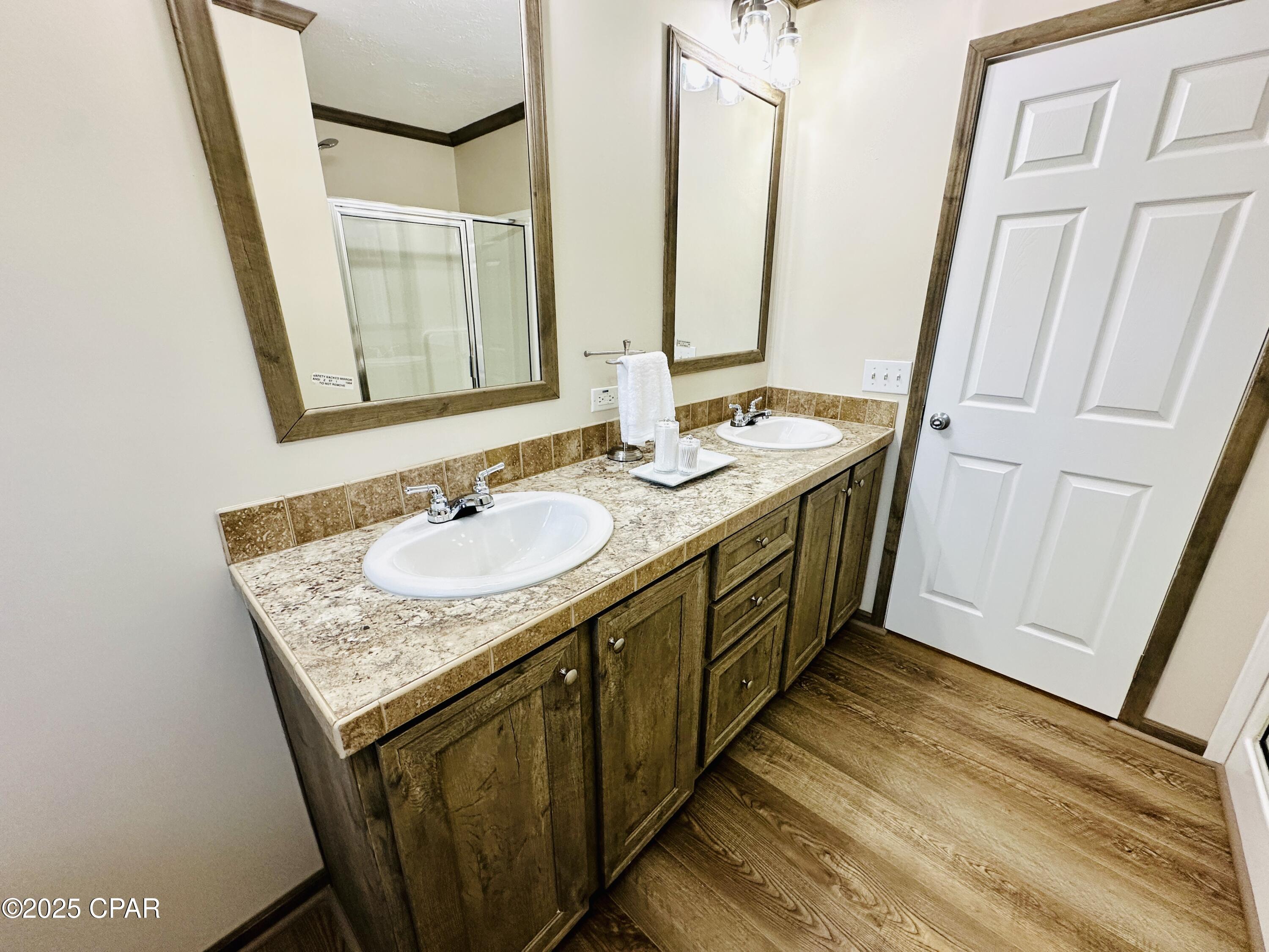 Bvgv6fju3p7_jsqvuvcq Vwk3rwb8_gun9q T84ieco