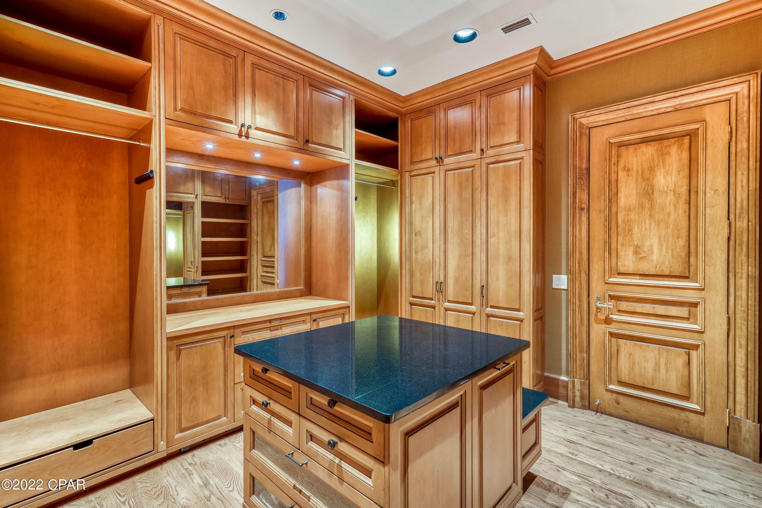 Qfwbgvg42fjwz3e4ndhmcyg3tig2dn3iphrn8zj_ikc