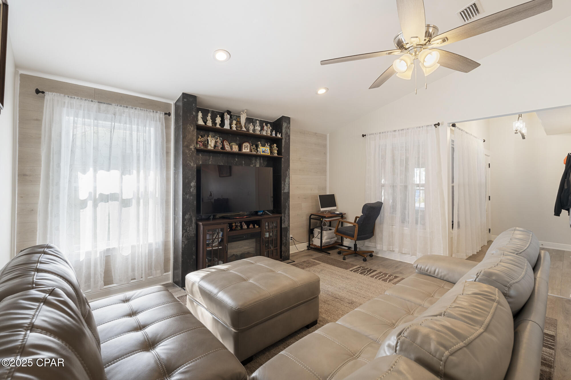 Ughchb716_jz3osv5xbybiziom3aqlesk8auvy24pfg