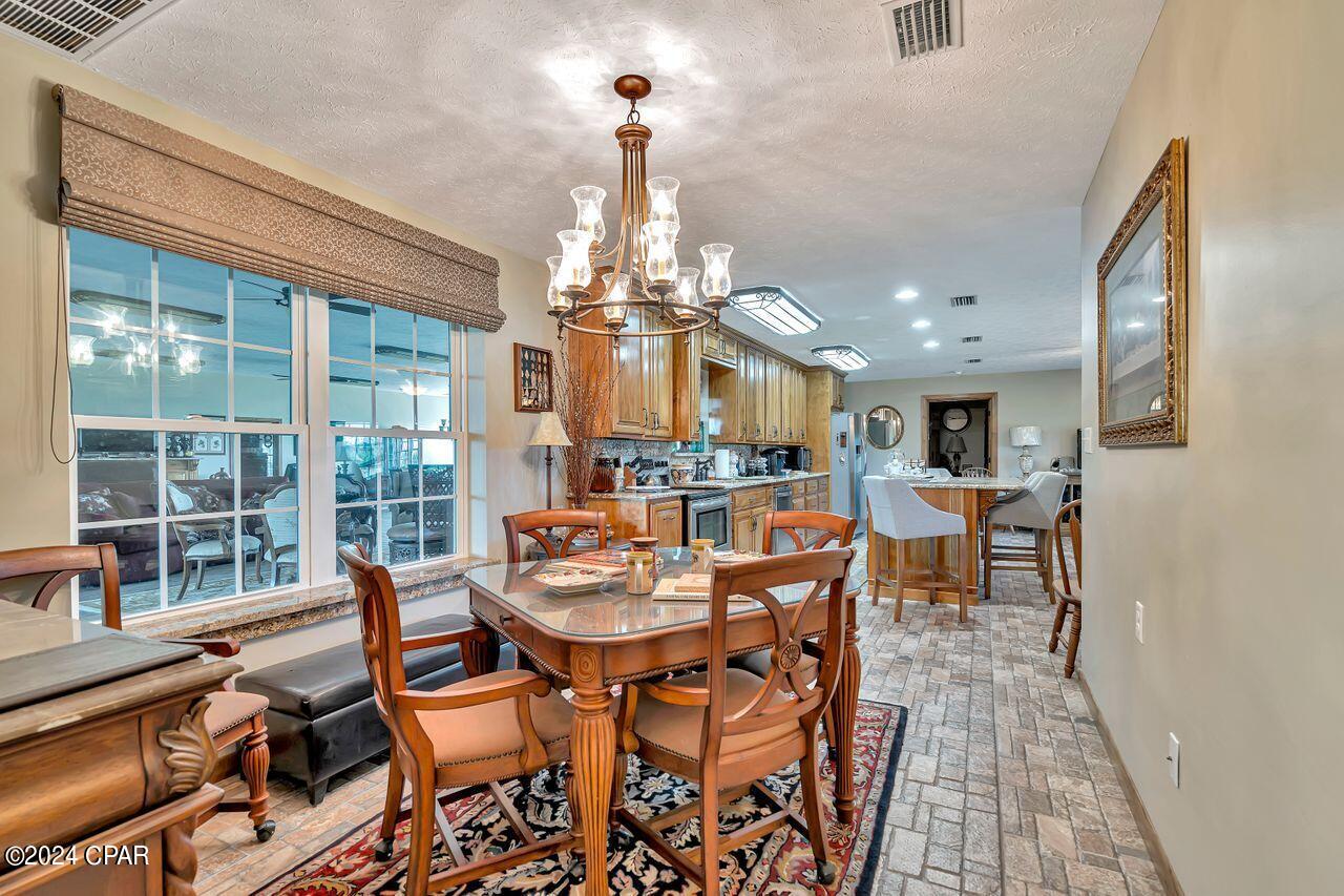 Listing photo id 13 for 4622 Cherokee Heights Road