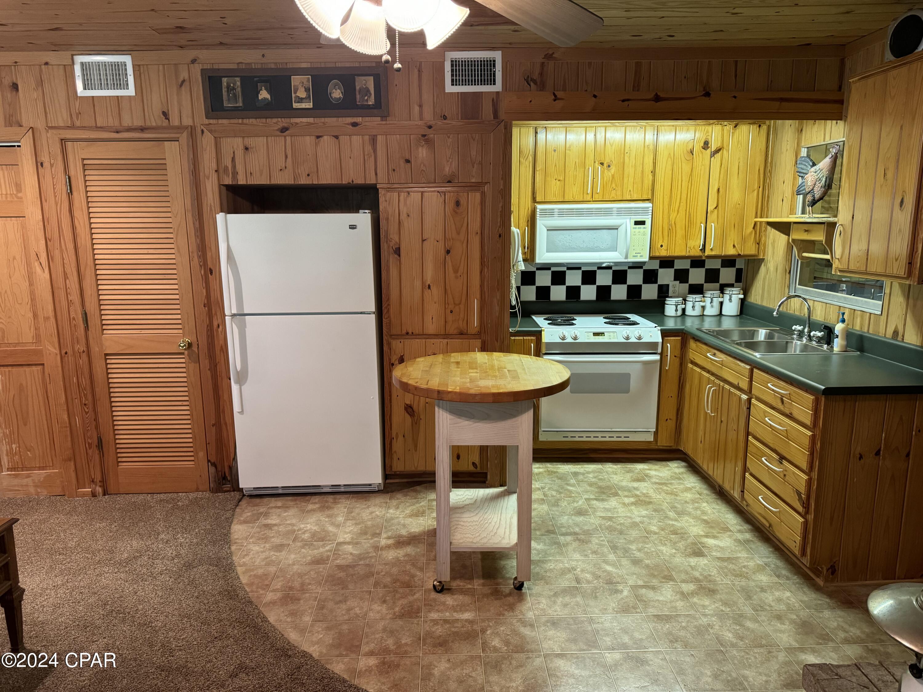 Xqqjpl Tfeix7zws4ky2s Dczvvegu7fqm8t_j_wygw